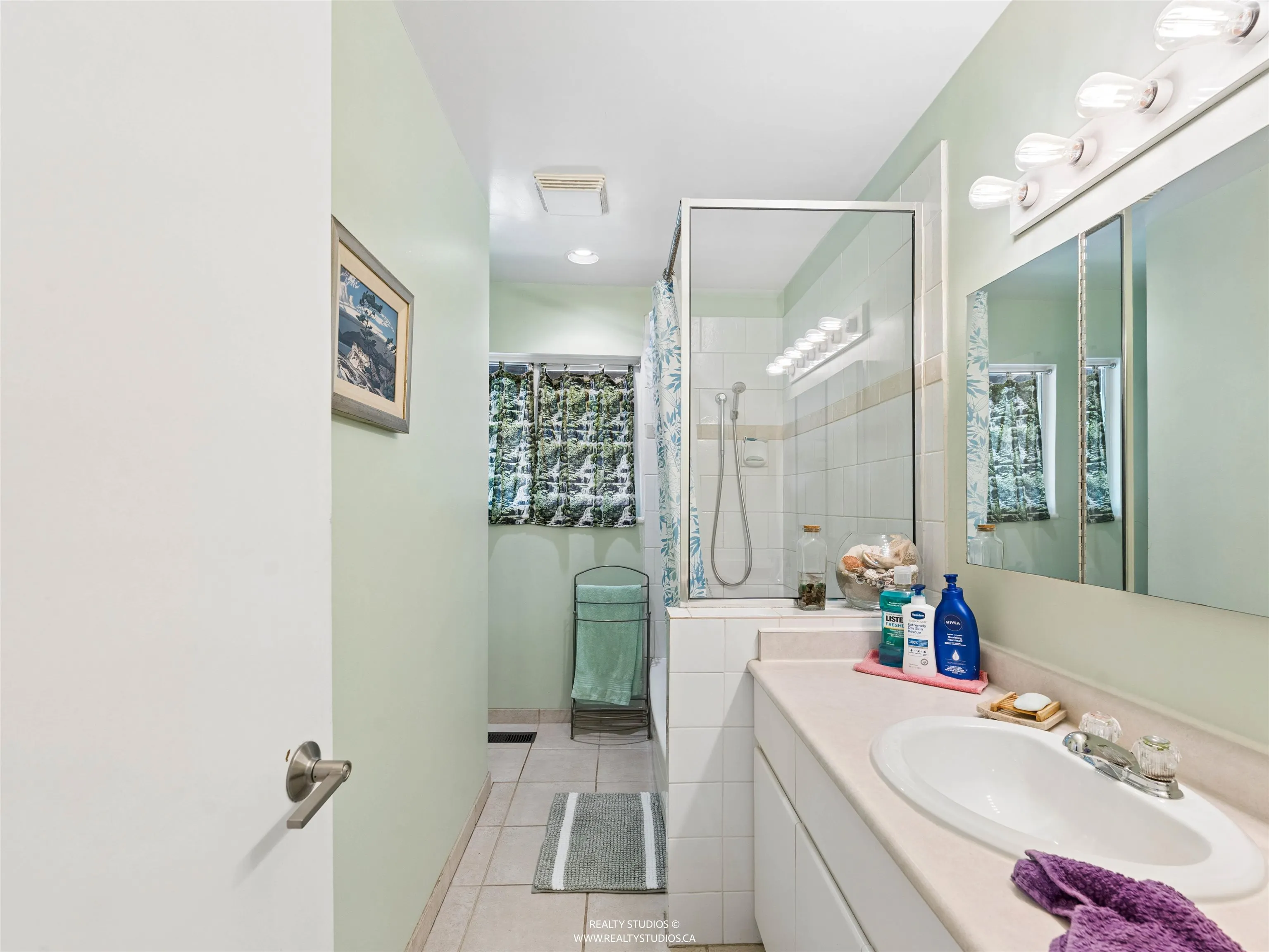 1525 Avonlynn Crescent
