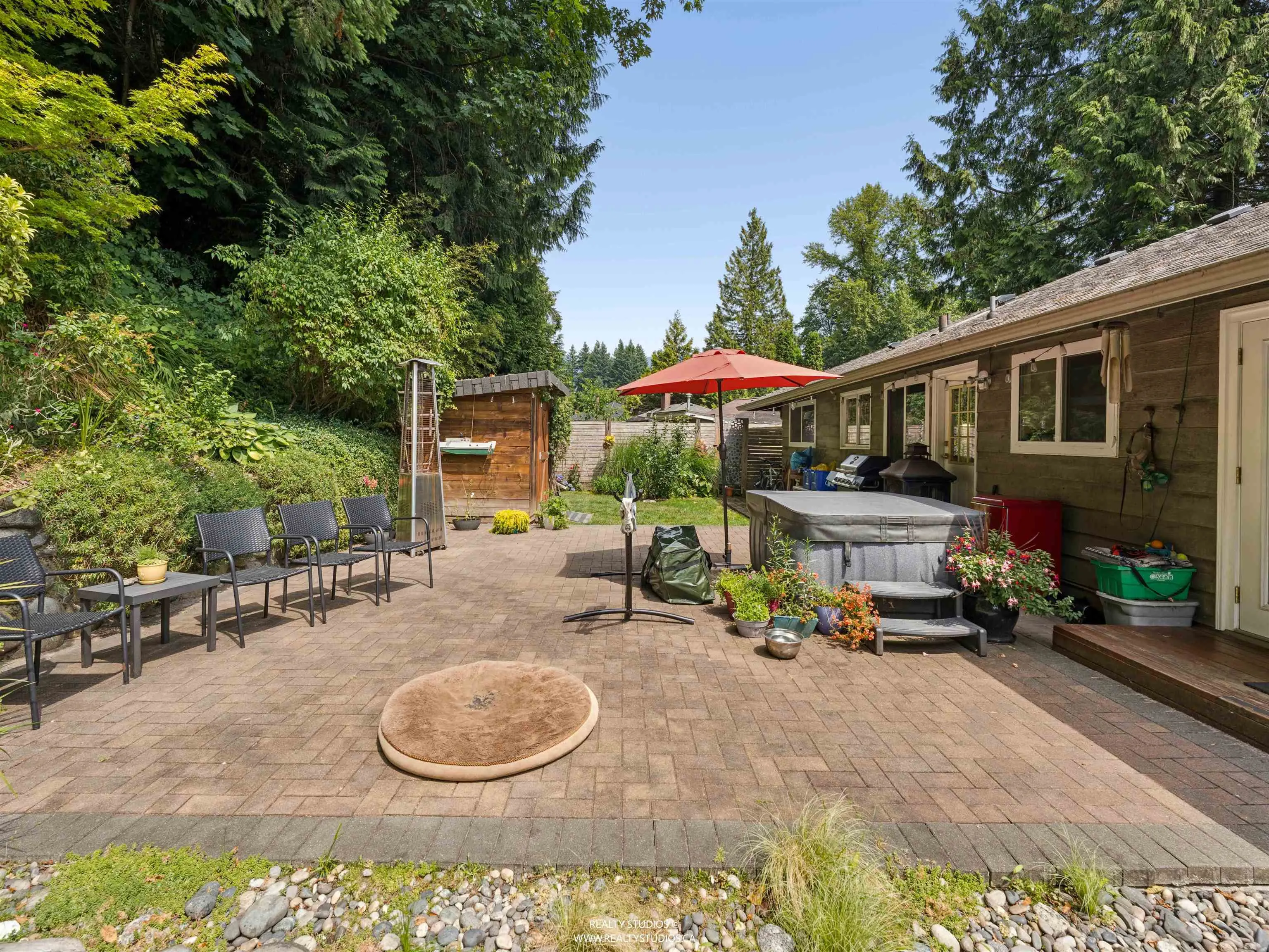 1525 Avonlynn Crescent