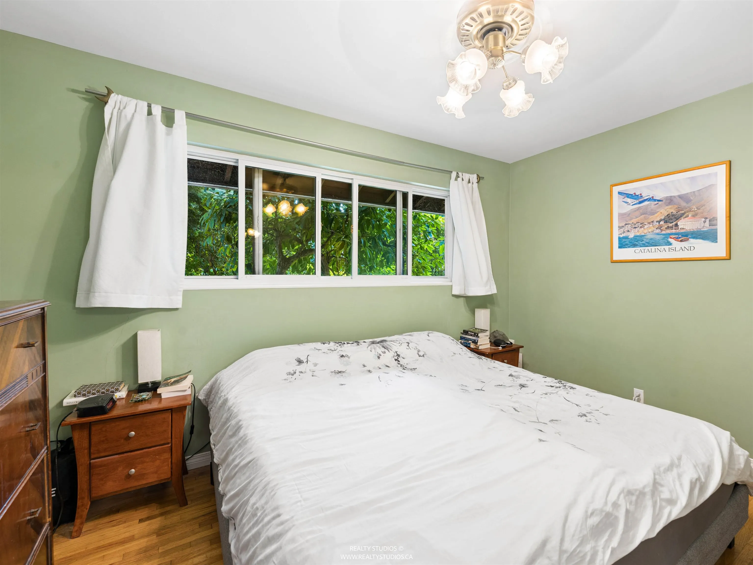 1525 Avonlynn Crescent