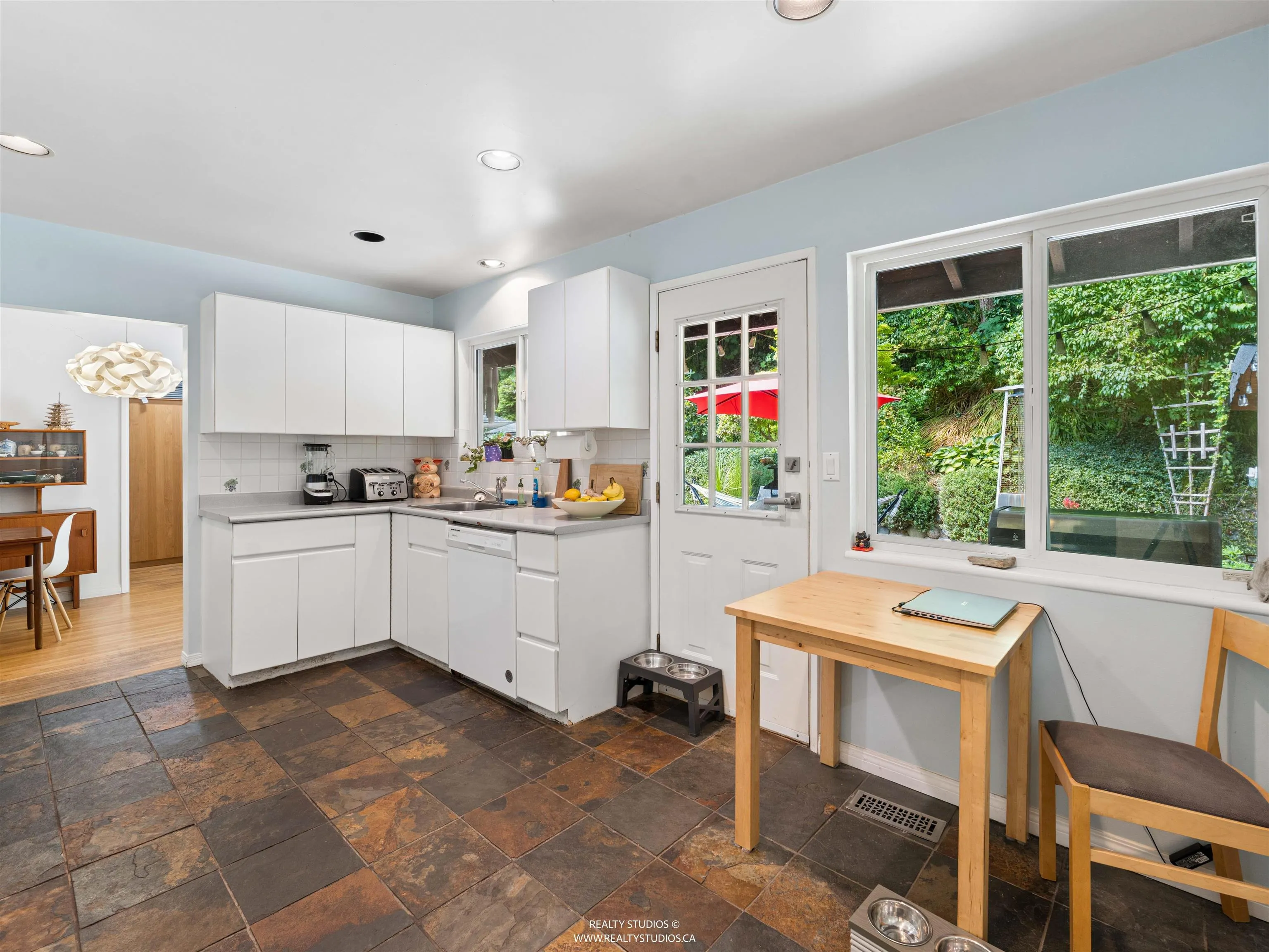 1525 Avonlynn Crescent