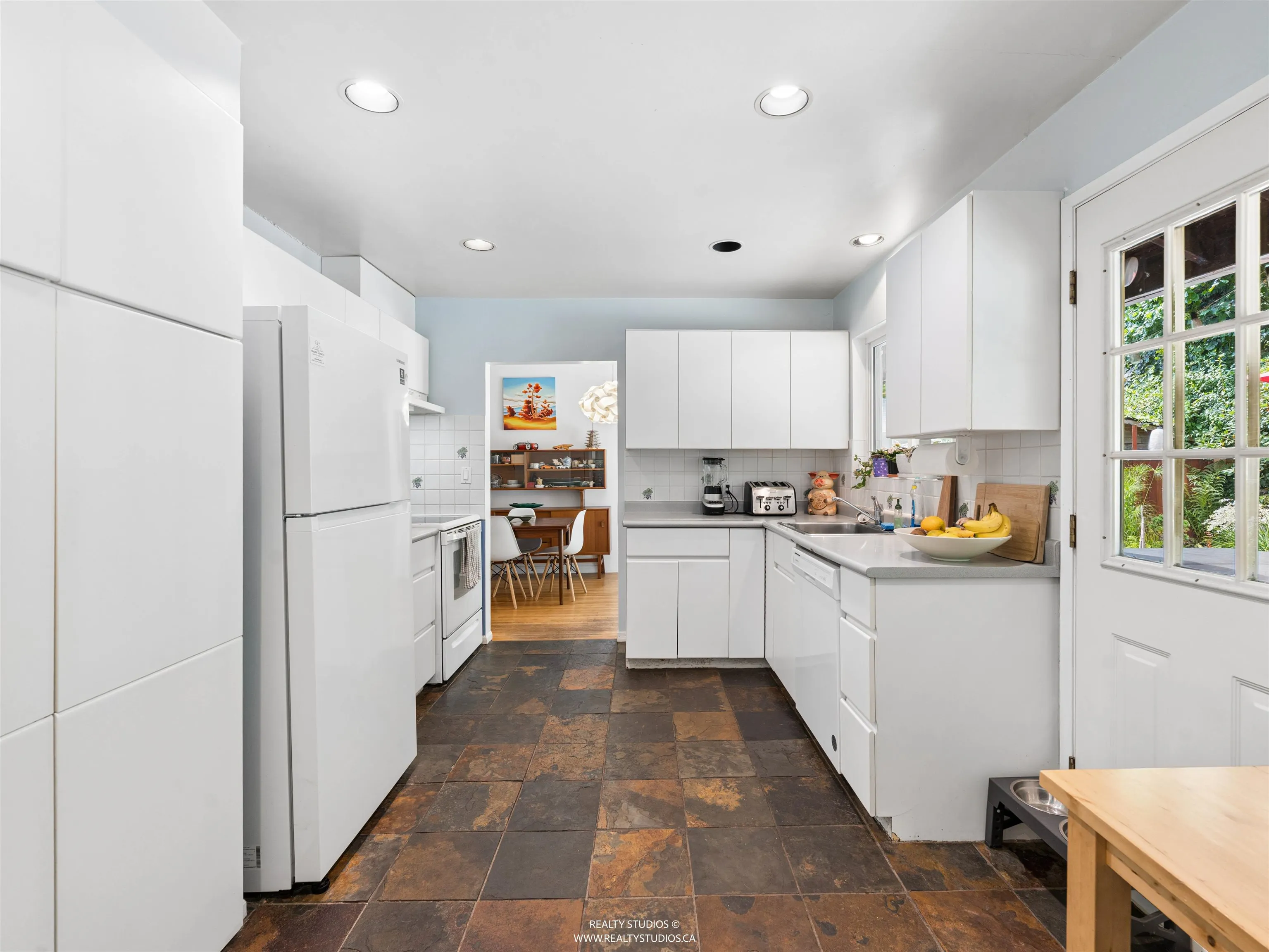 1525 Avonlynn Crescent