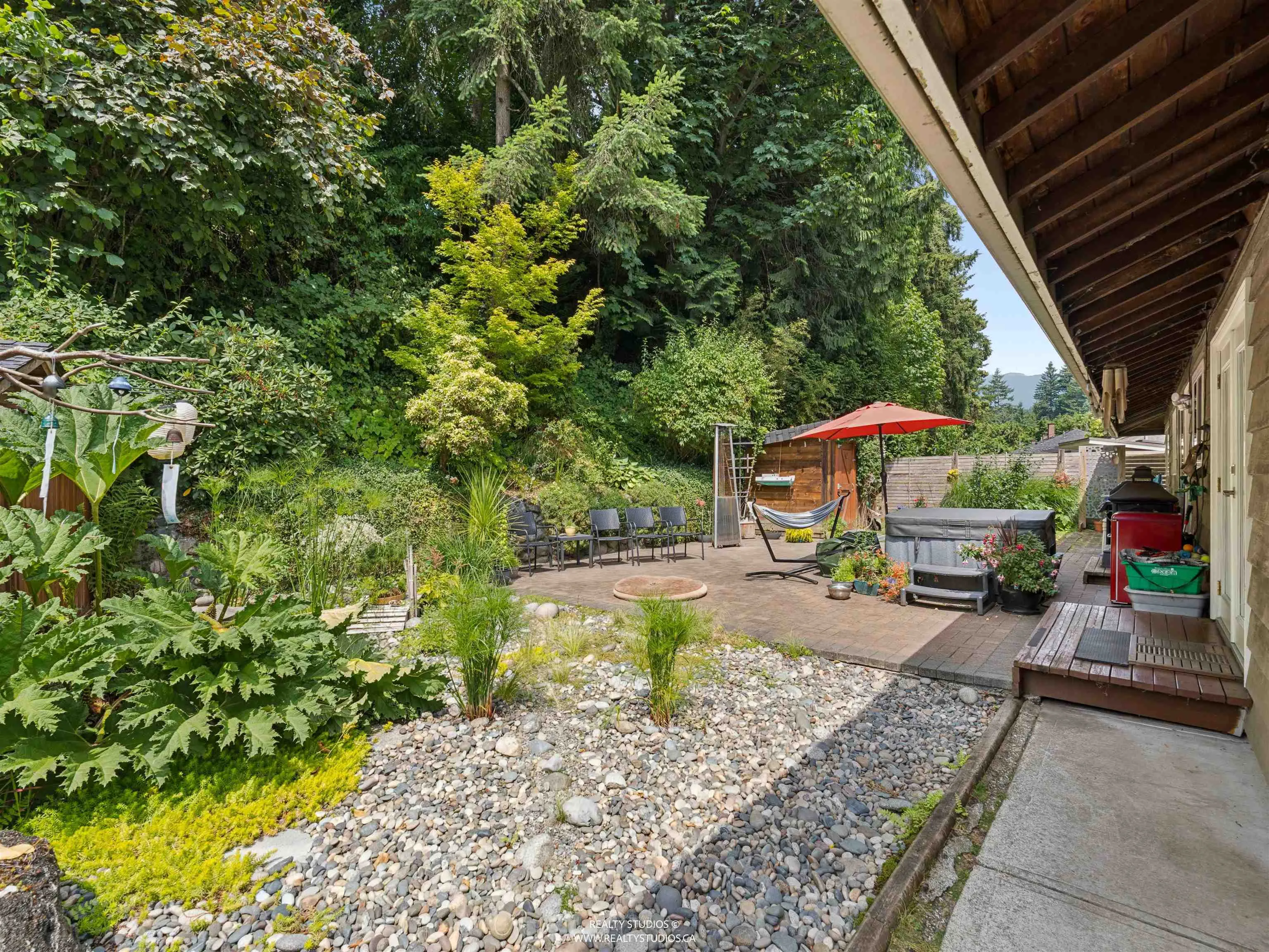 1525 Avonlynn Crescent