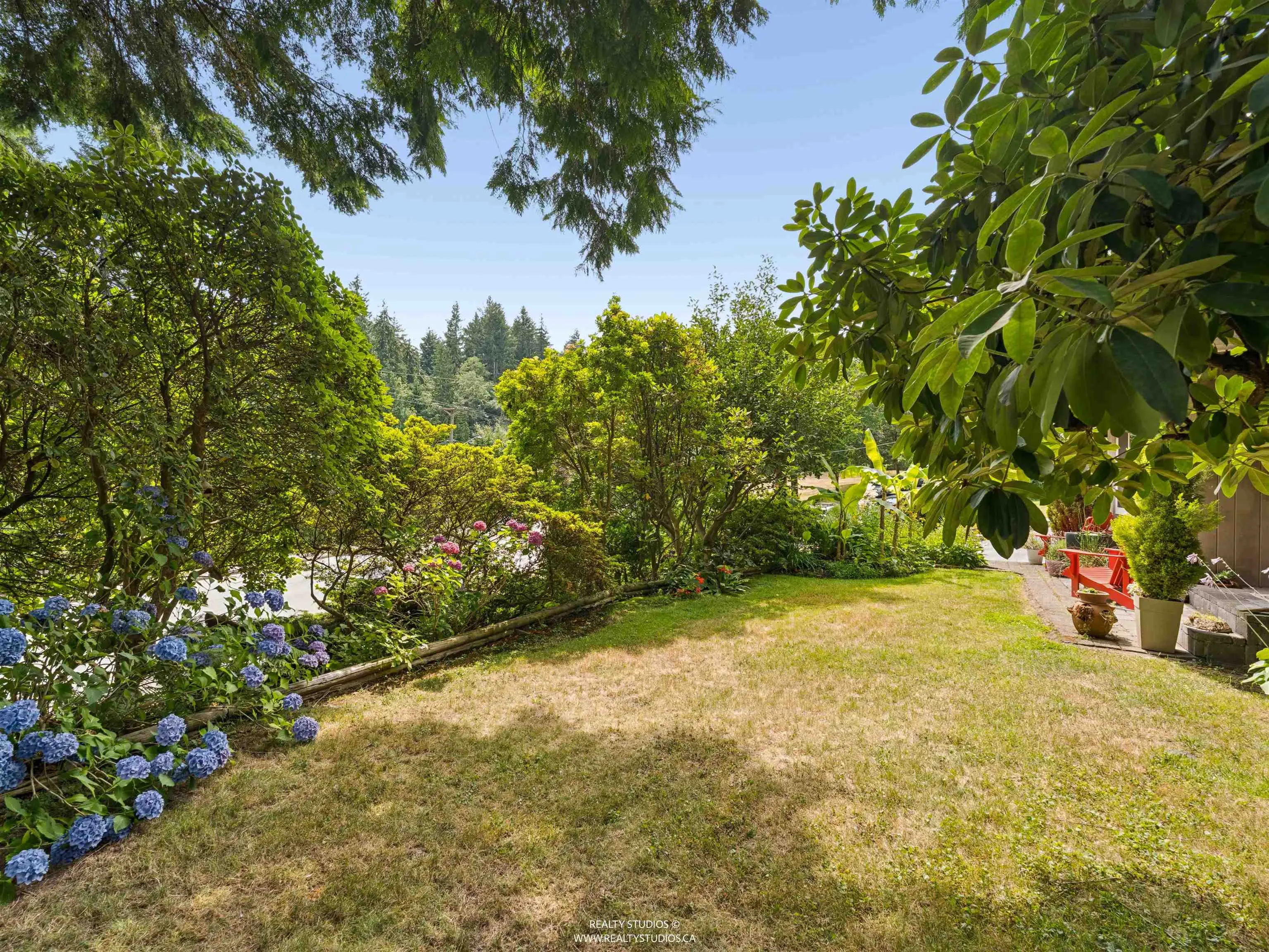 1525 Avonlynn Crescent