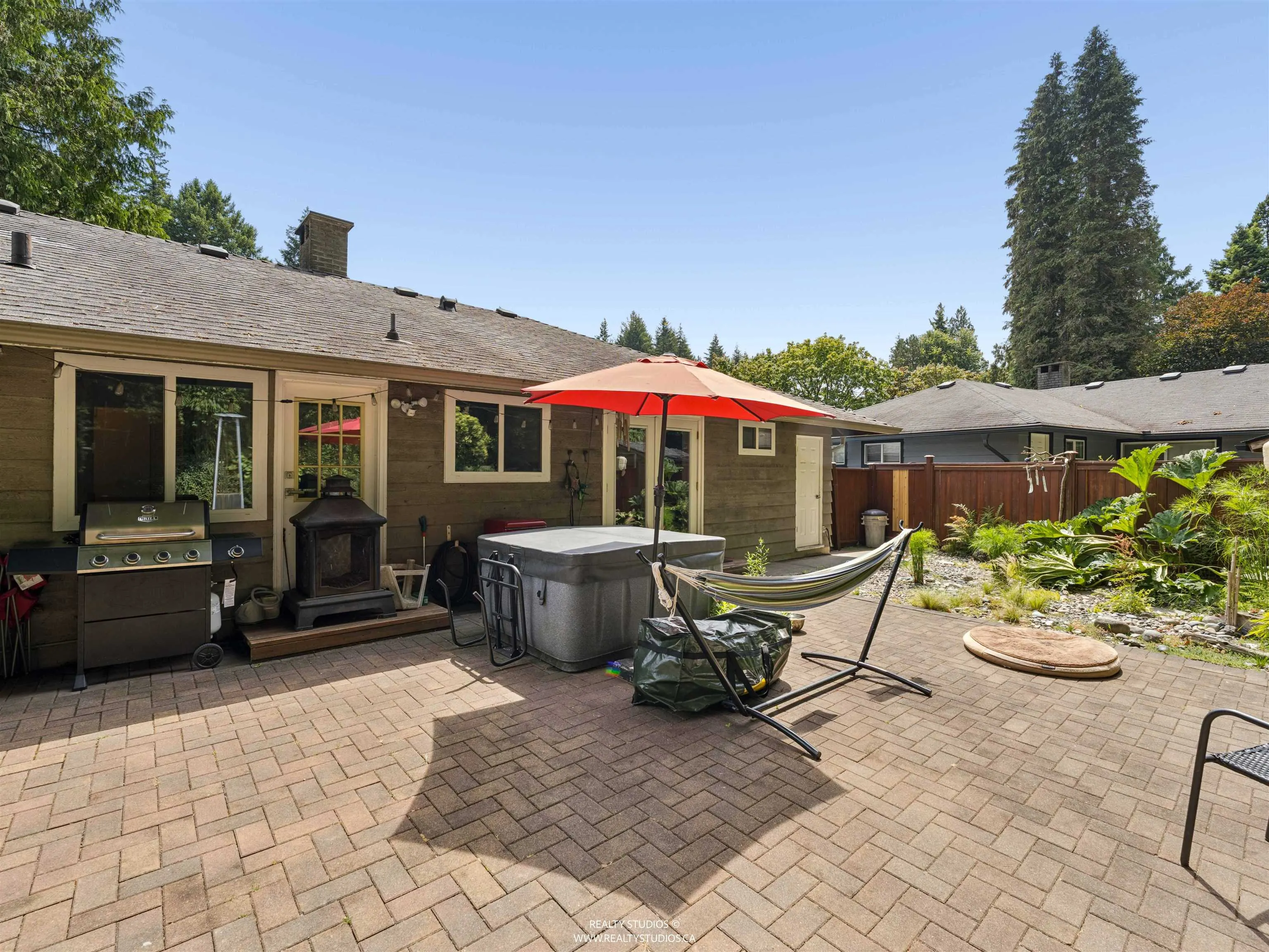1525 Avonlynn Crescent