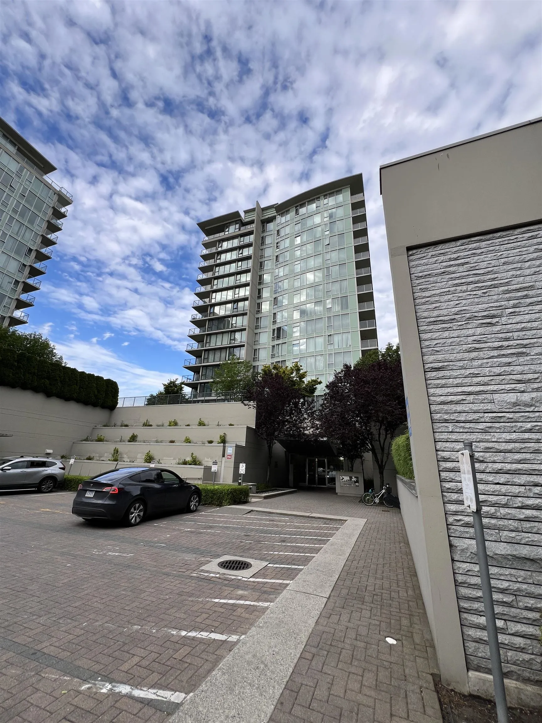 5068 Kwantlen Street #18xx