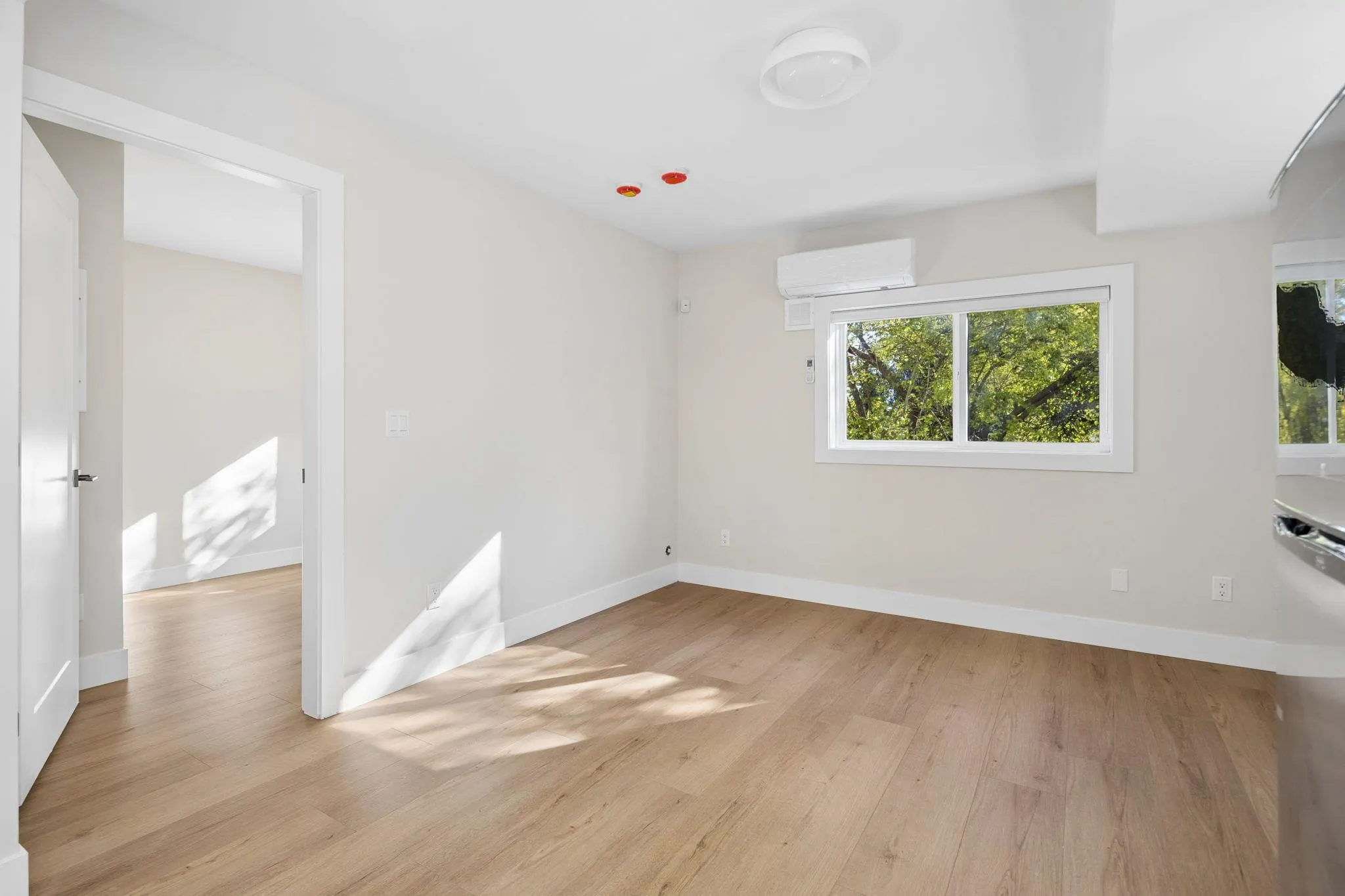 16042 9a Avenue #101