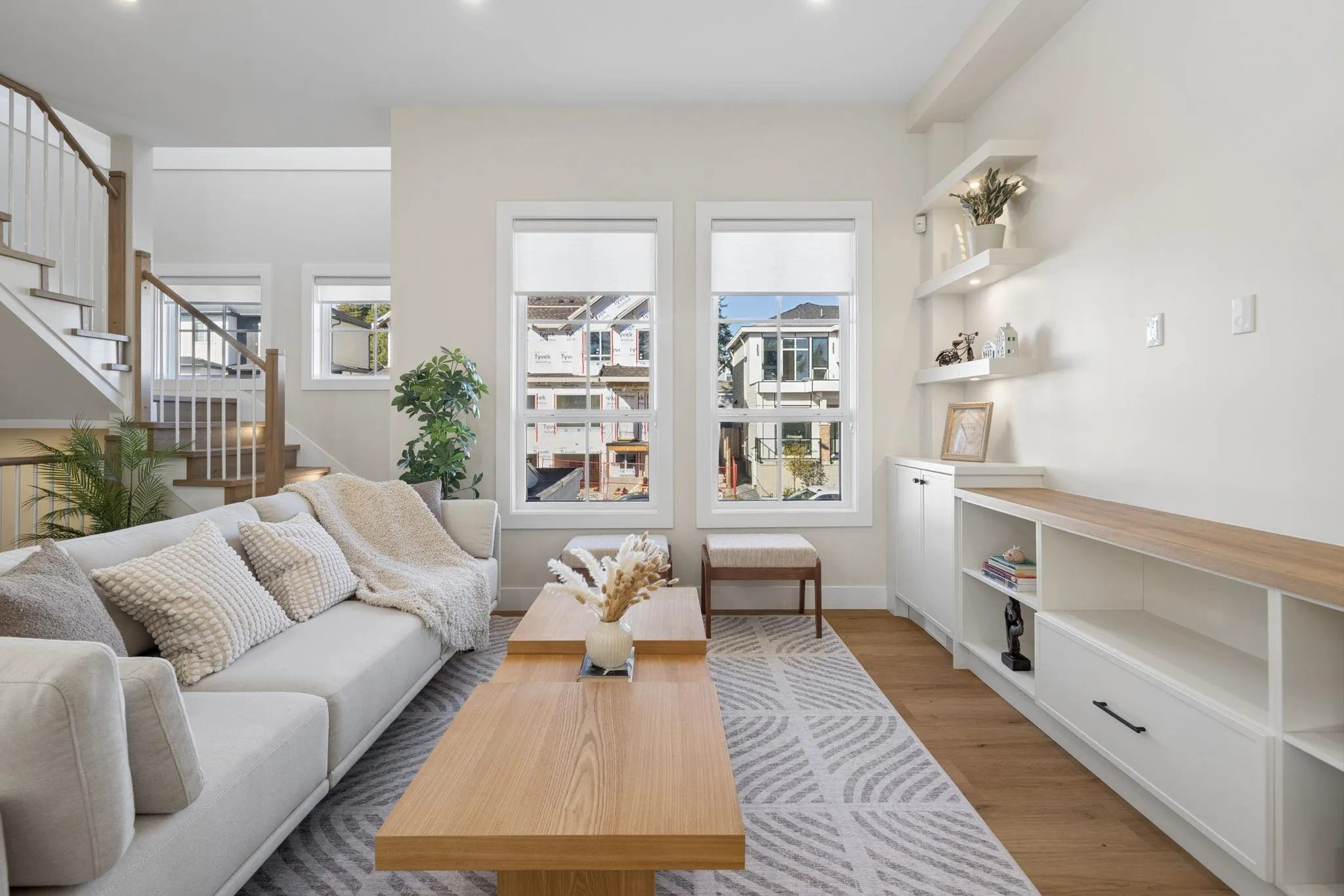 16042 9a Avenue #101