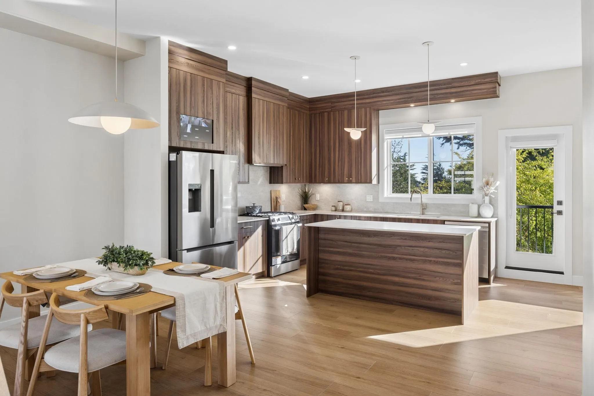 16042 9a Avenue #101