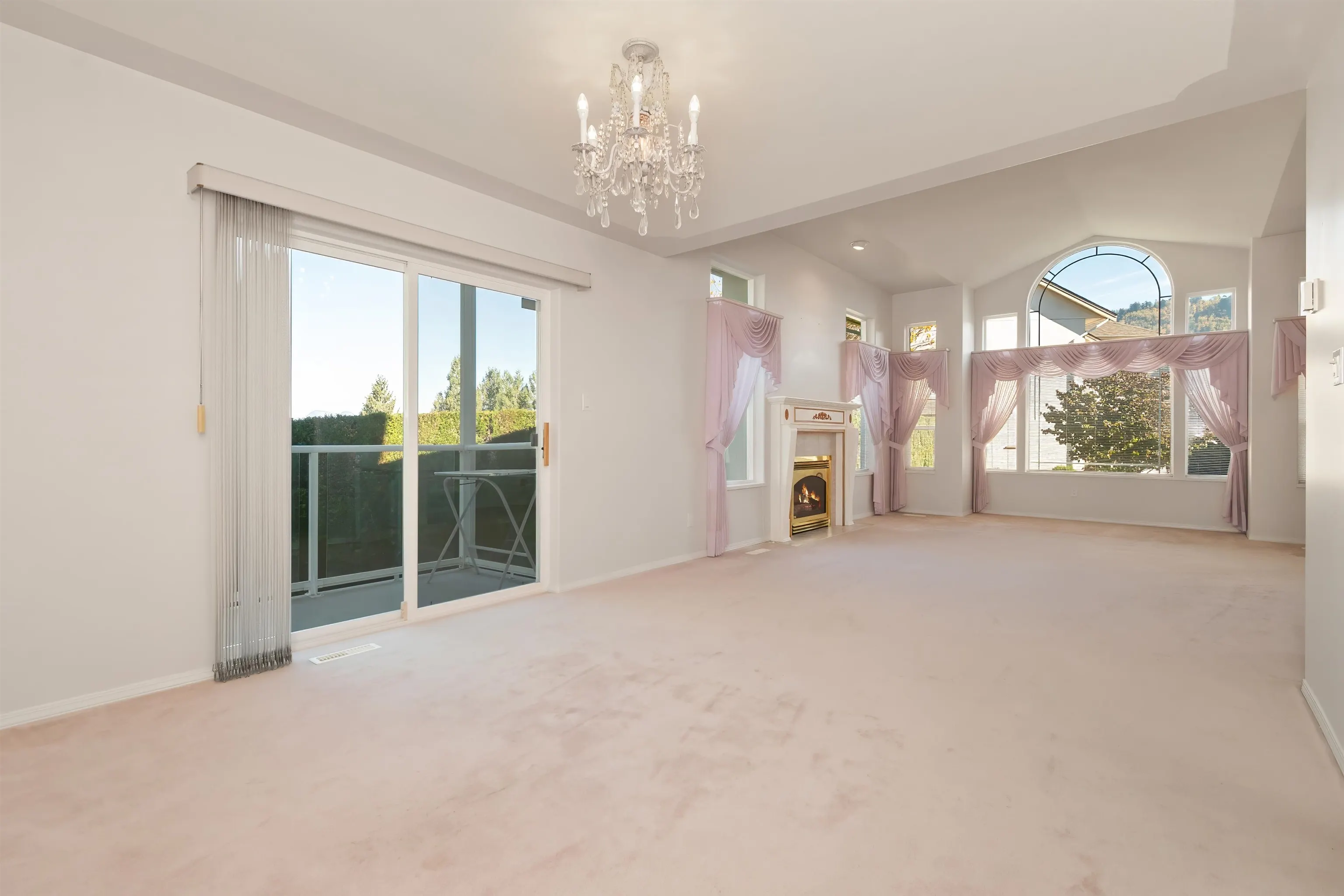 5659 Viewpoint Place