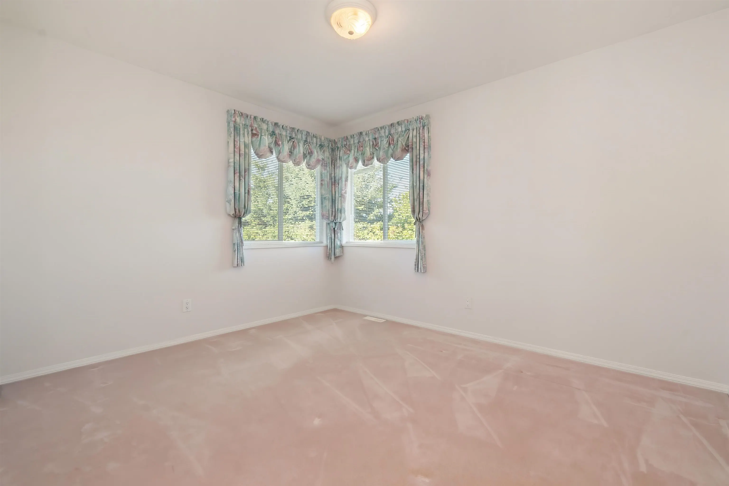 5659 Viewpoint Place