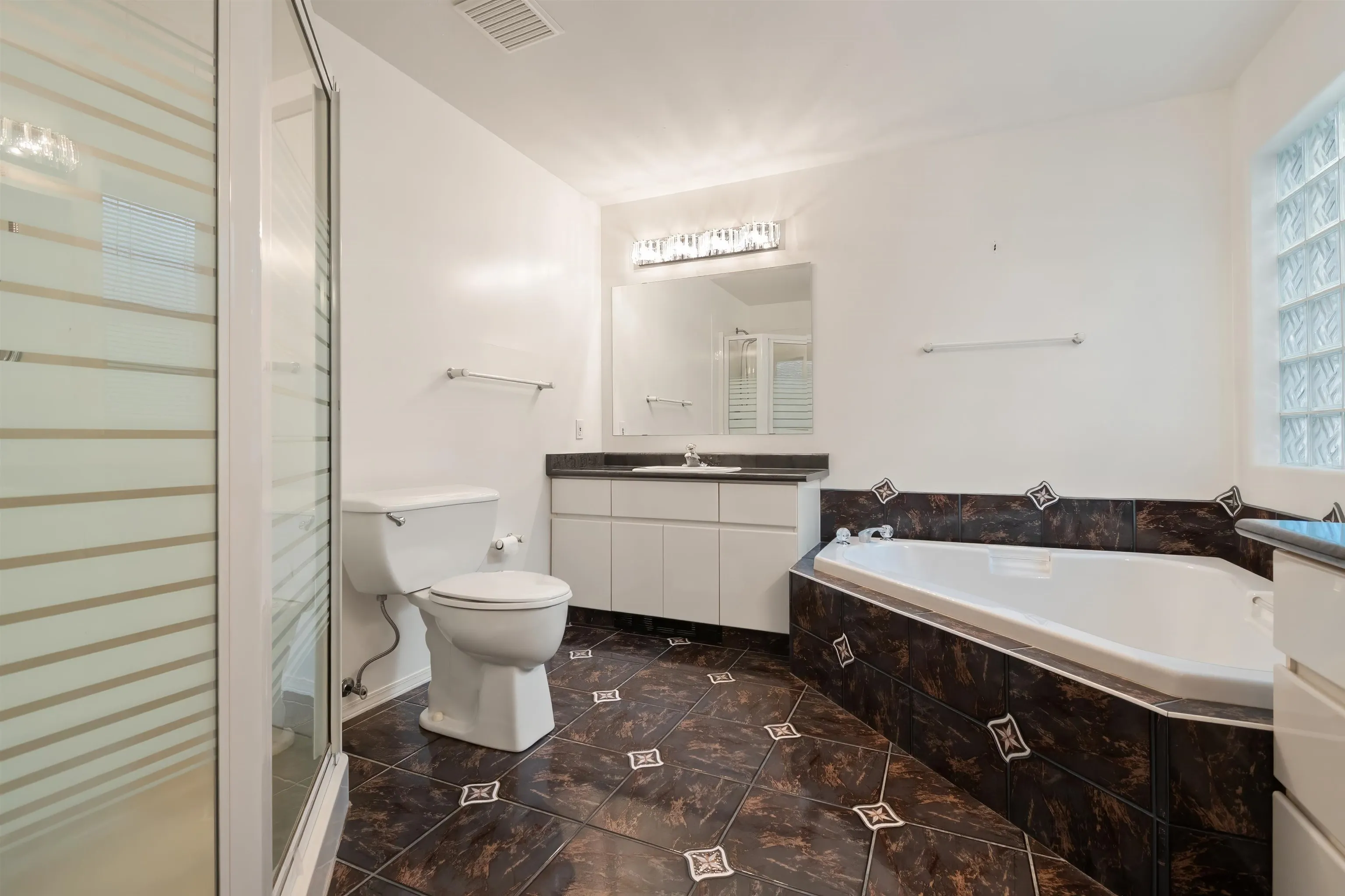 5659 Viewpoint Place