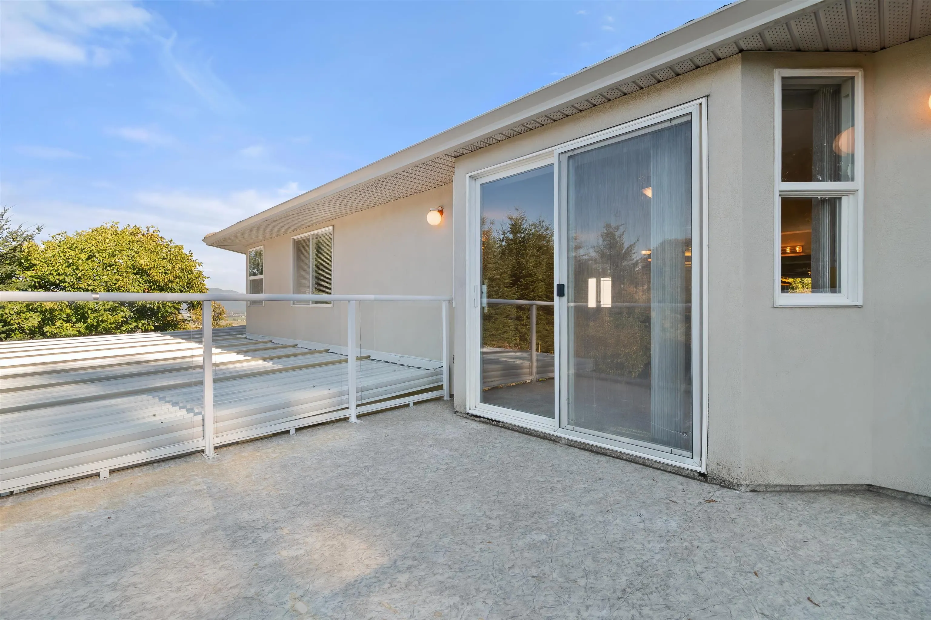 5659 Viewpoint Place