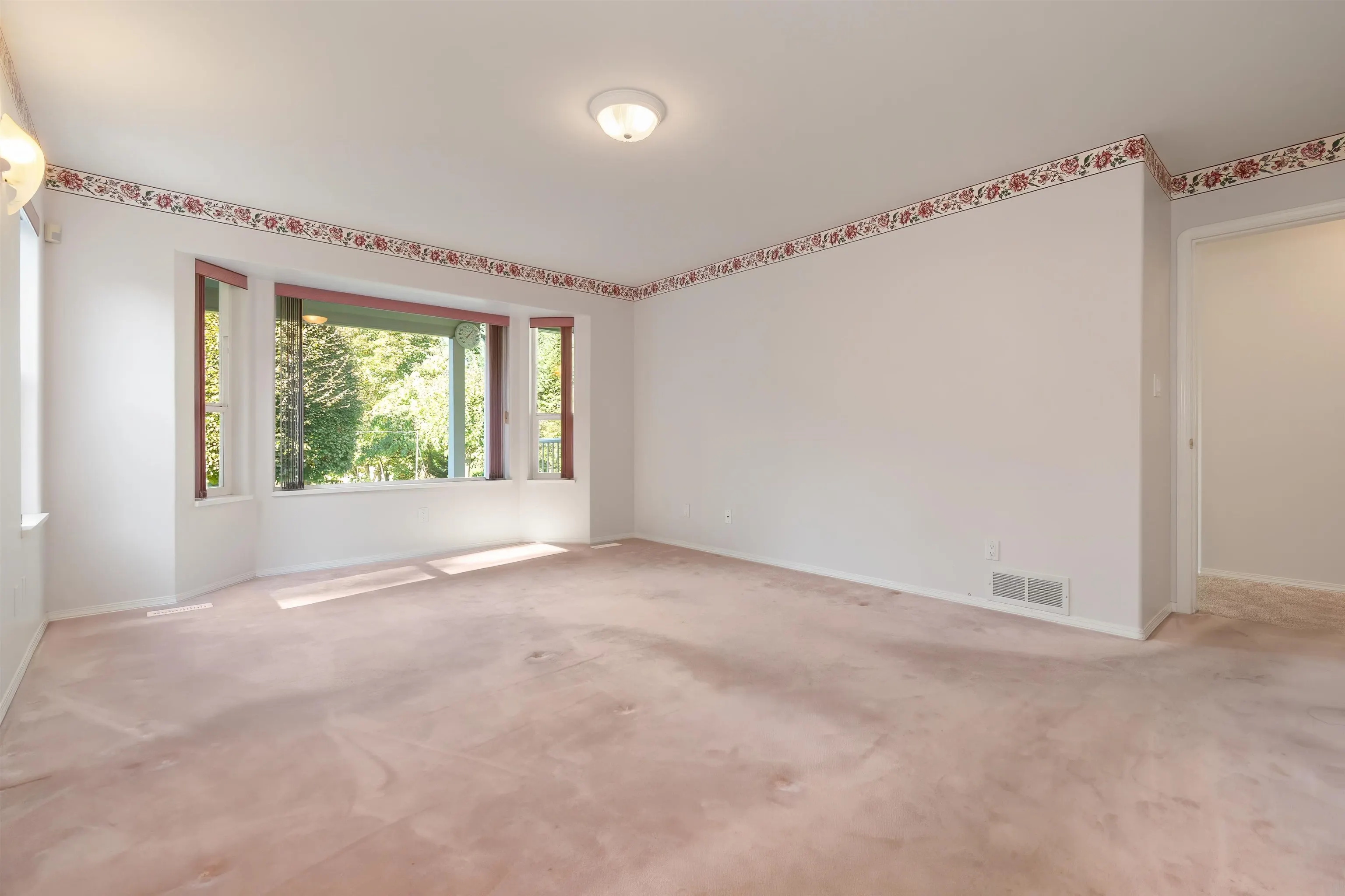 5659 Viewpoint Place