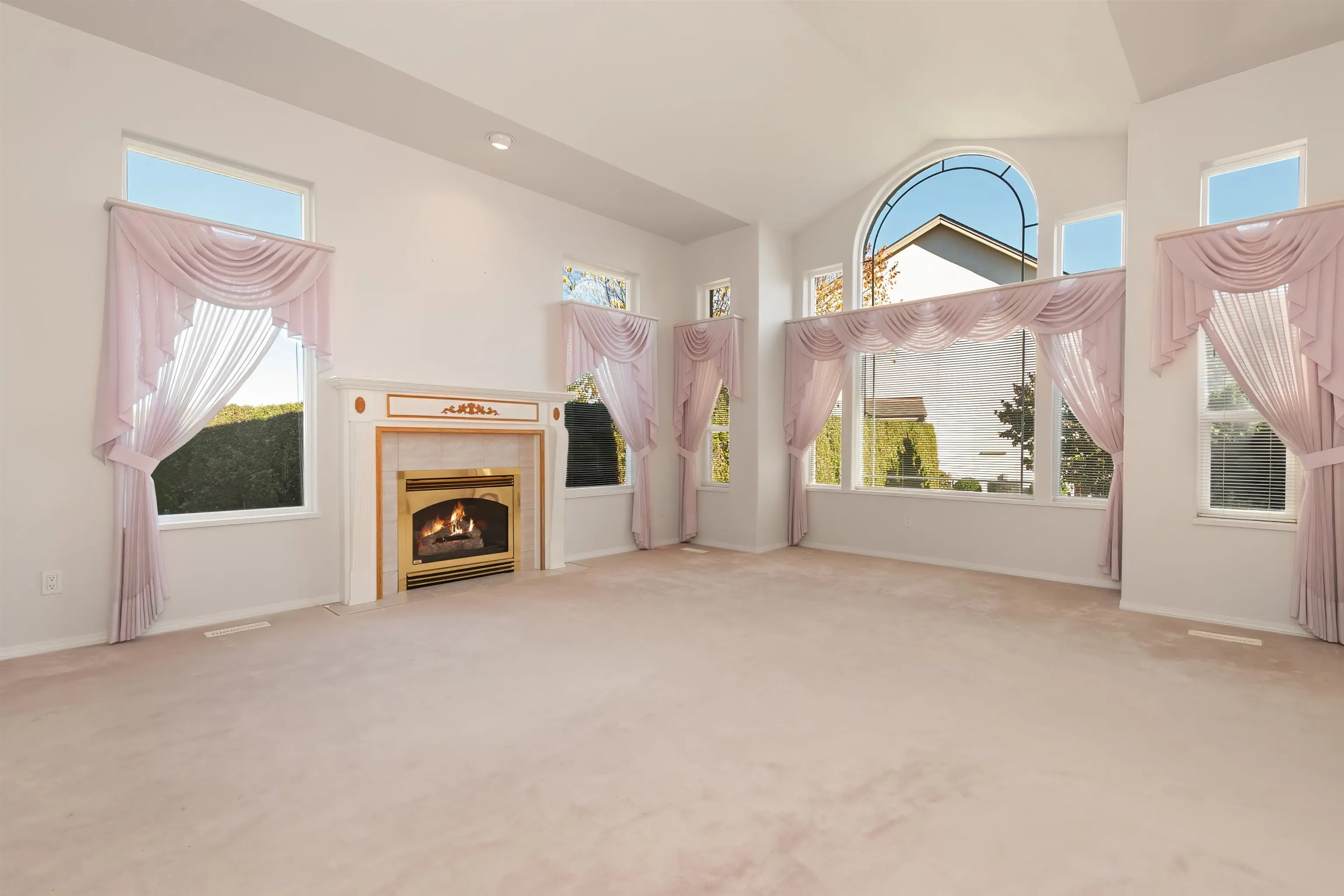 5659 Viewpoint Place