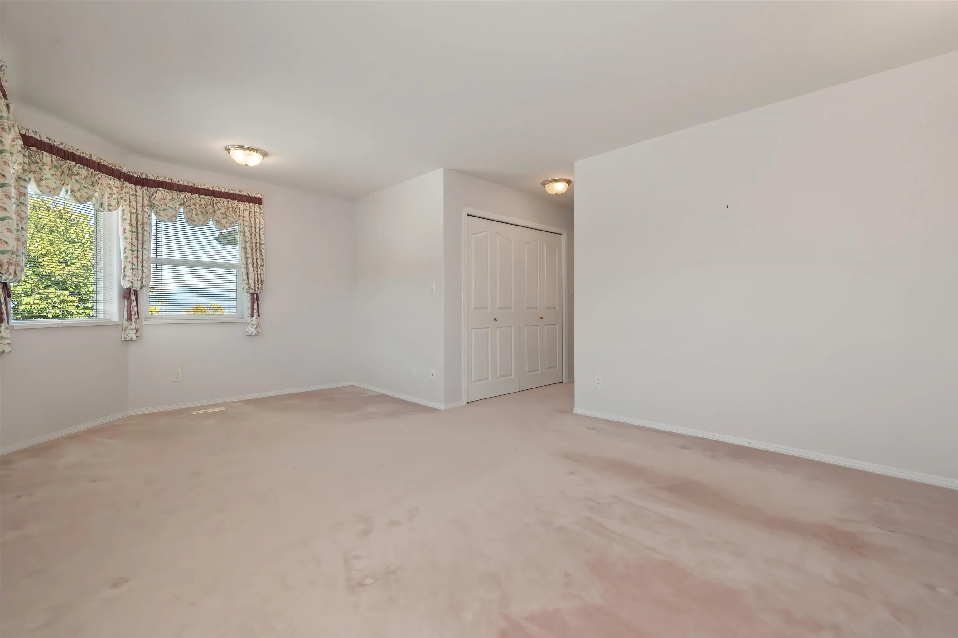 5659 Viewpoint Place