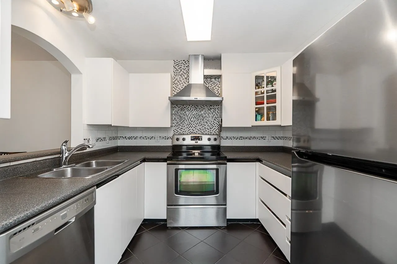 2975 Princess Crescent #211