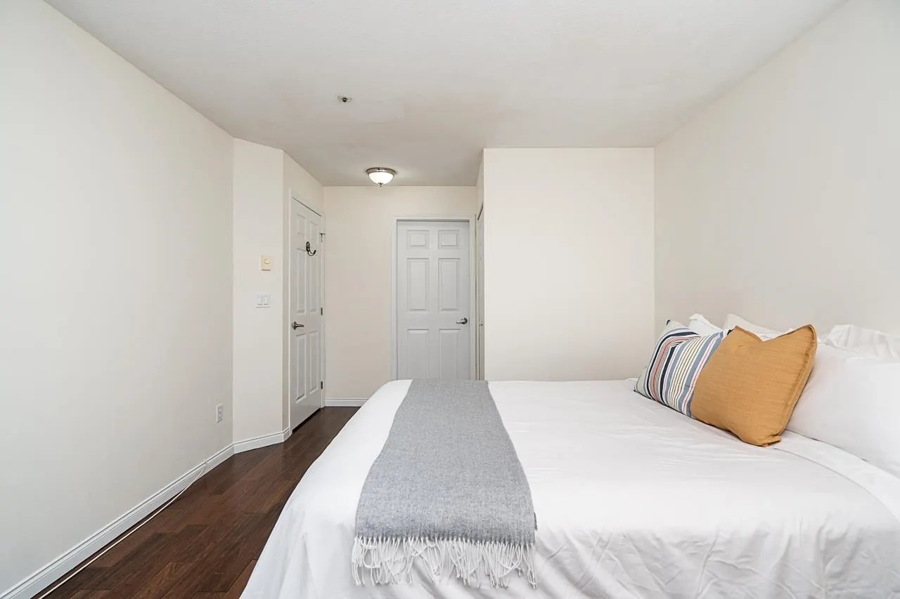 2975 Princess Crescent #211