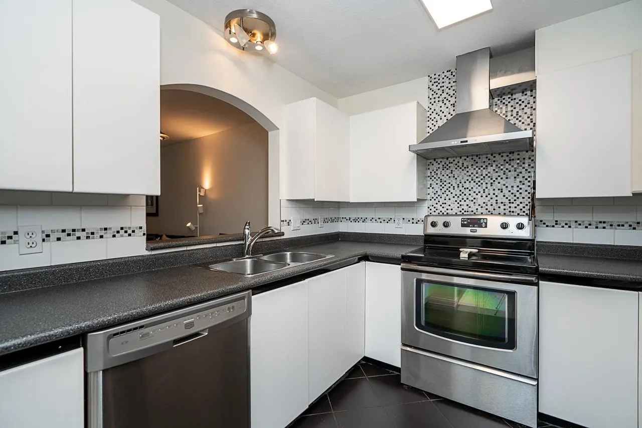 2975 Princess Crescent #211