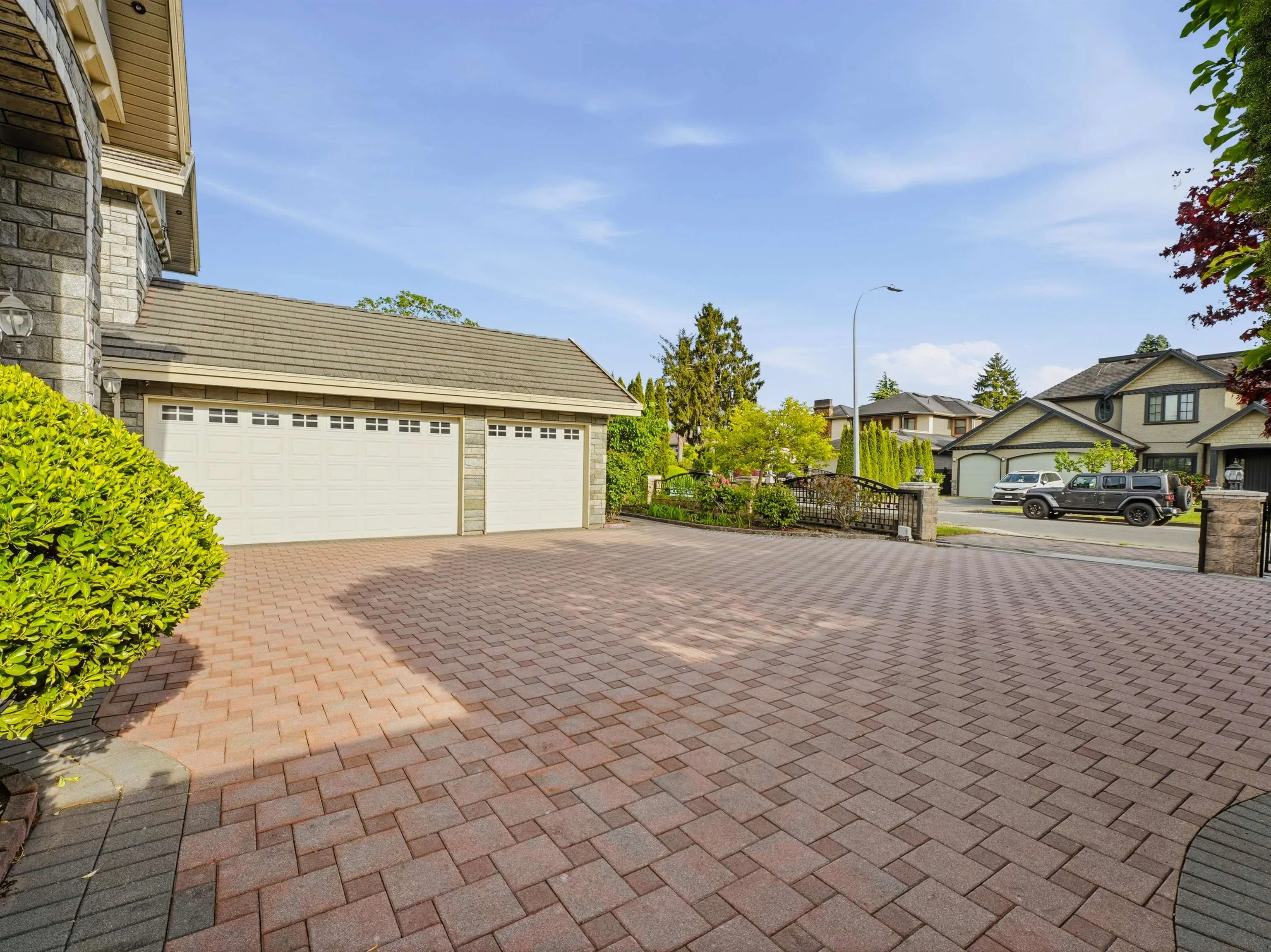 5631 Clearwater Drive