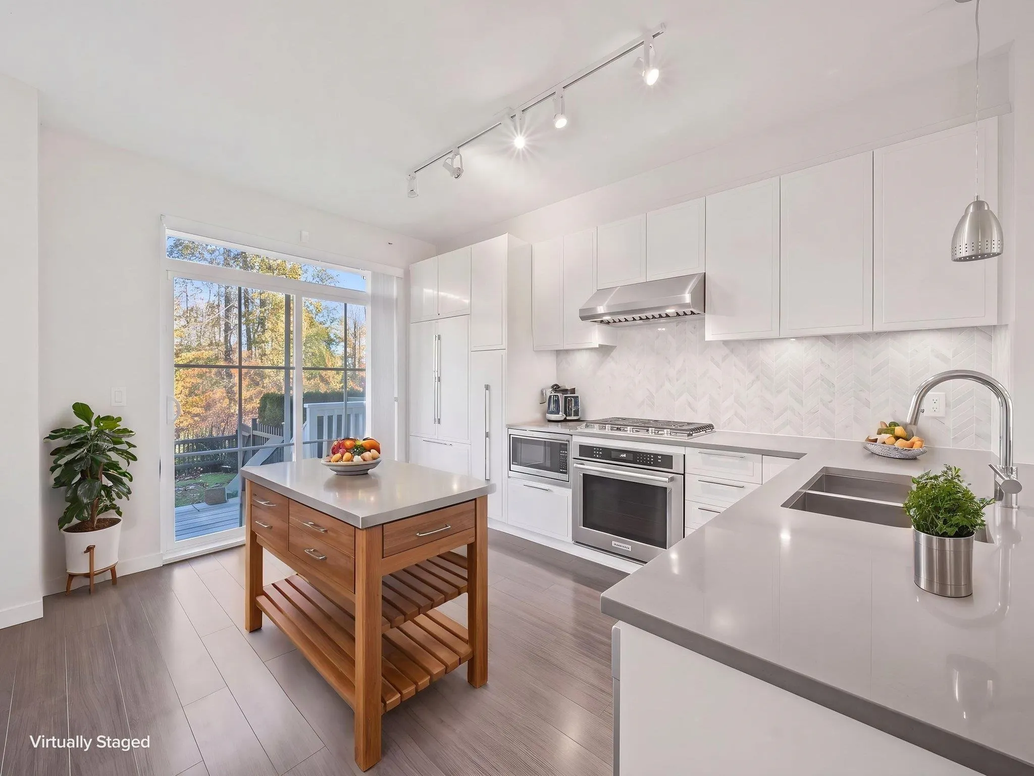 5551 Admiral Way #43