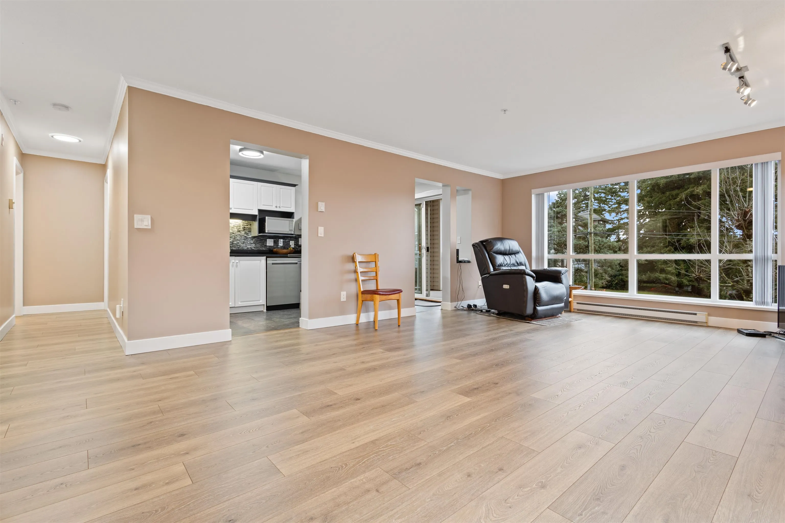 32120 Mt Waddington Avenue #206