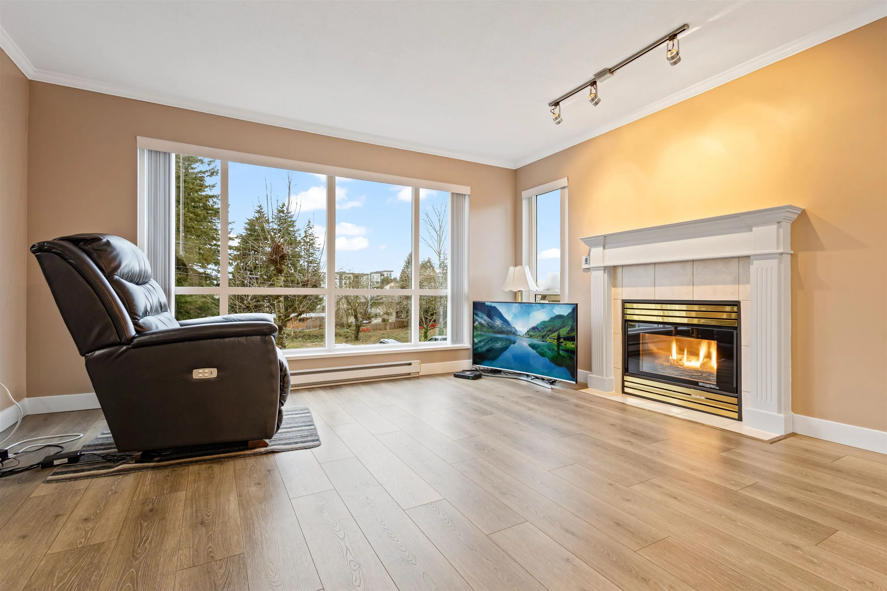 32120 Mt Waddington Avenue #206