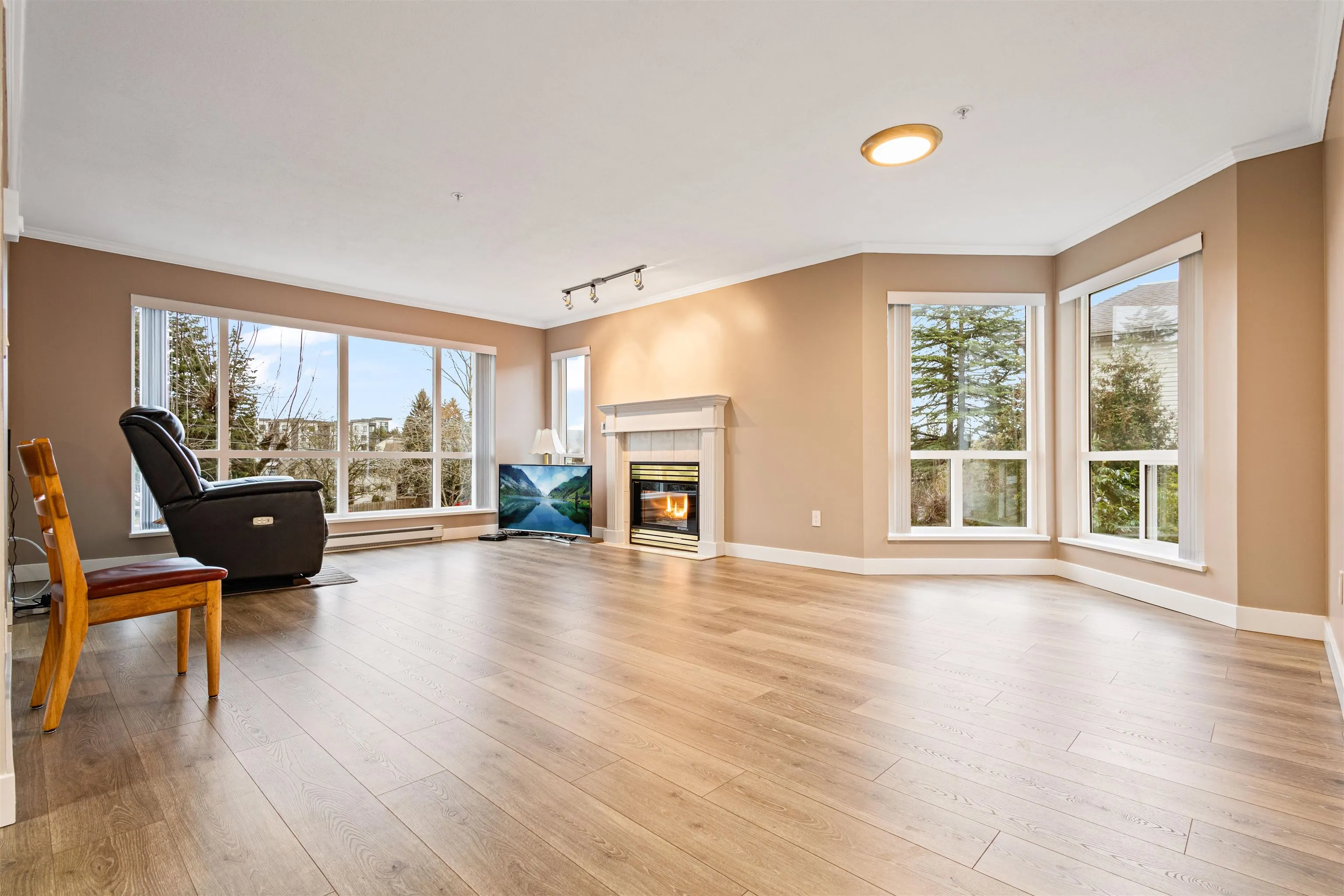 32120 Mt Waddington Avenue #206