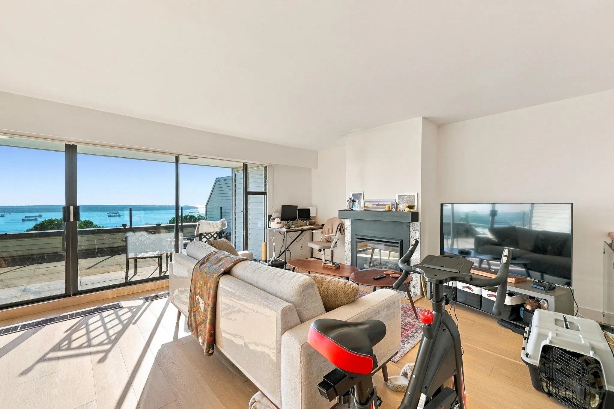 2231 Folkestone Way #22