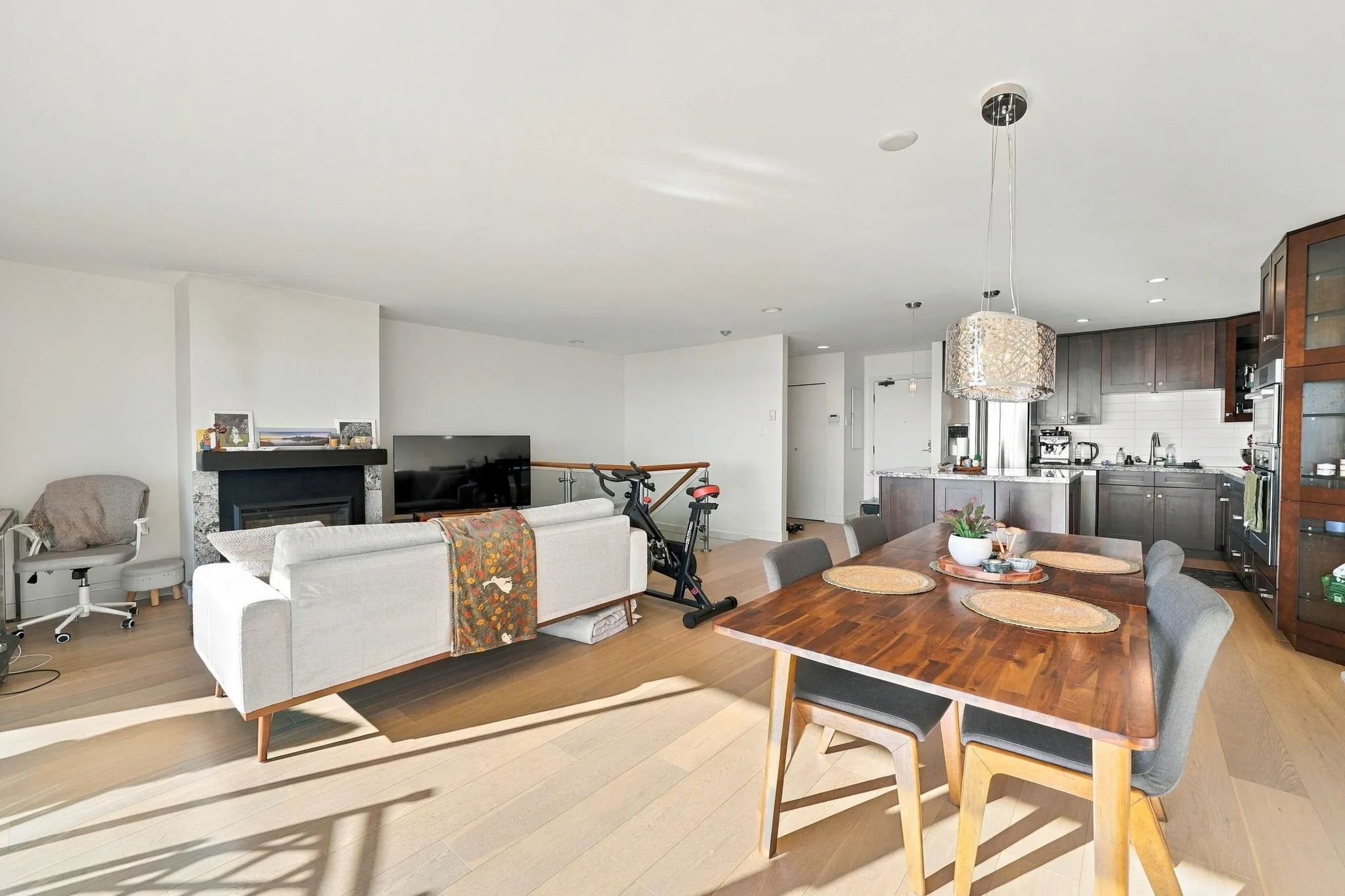 2231 Folkestone Way #22