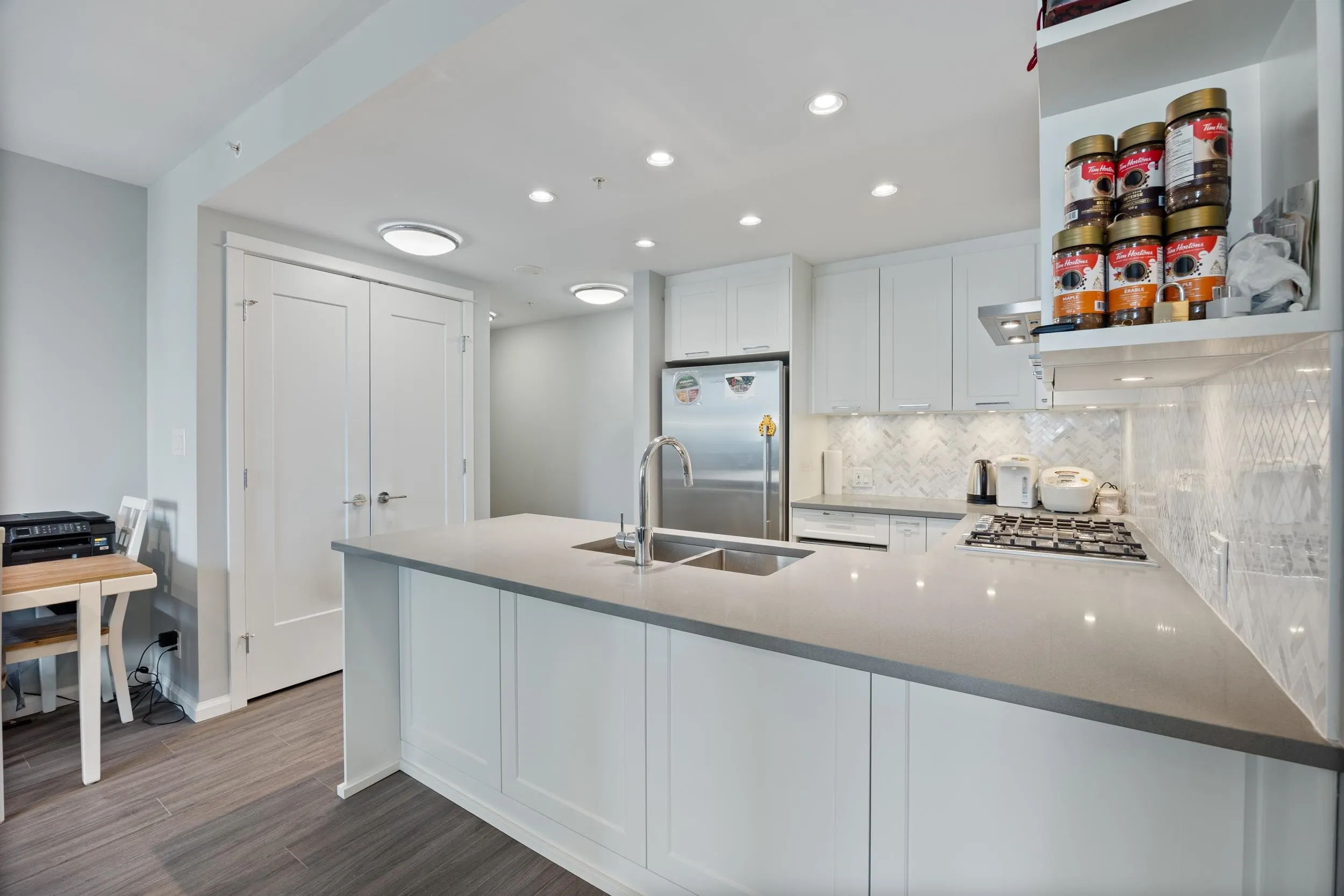 520 Como Lake Avenue #1401