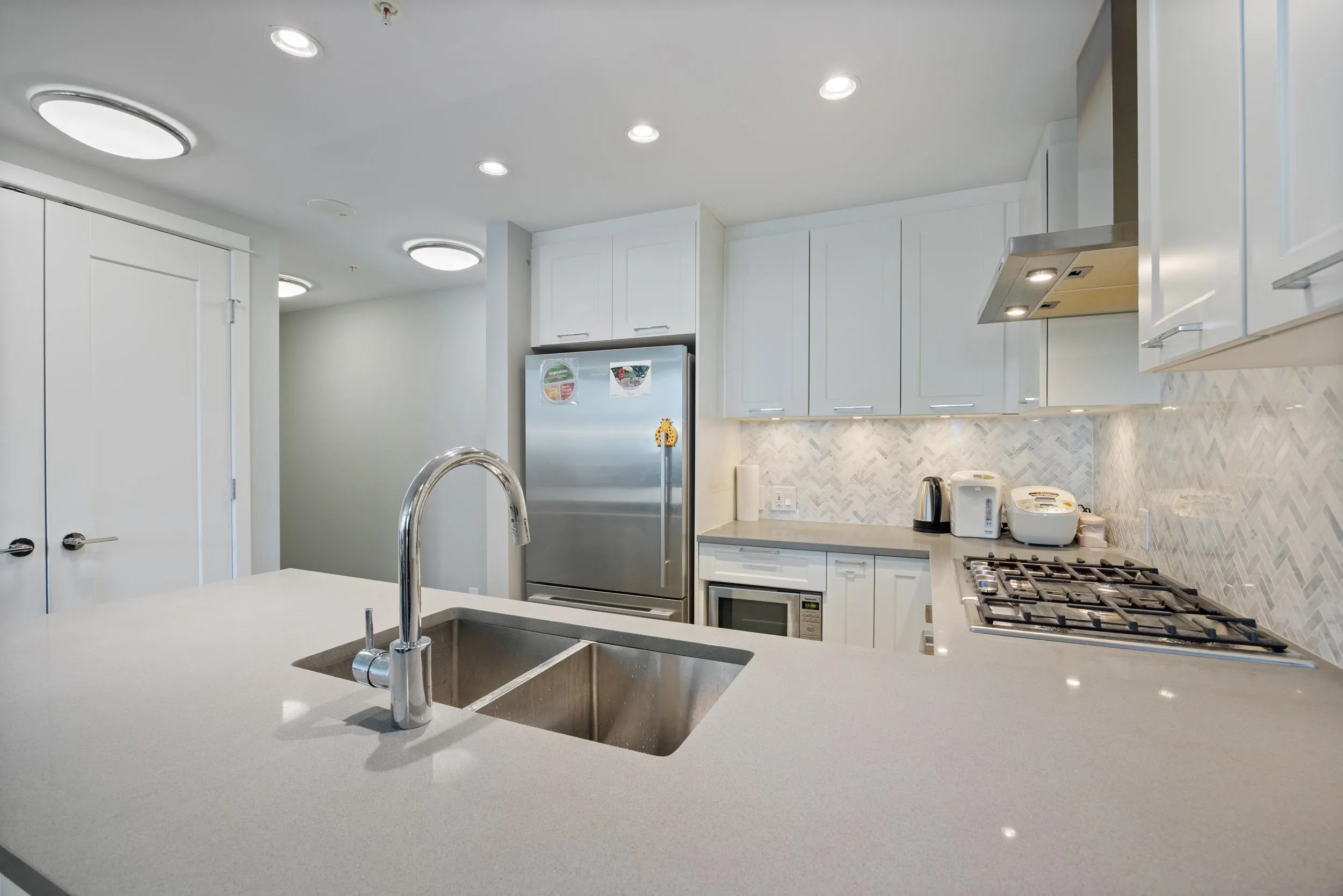520 Como Lake Avenue #1401