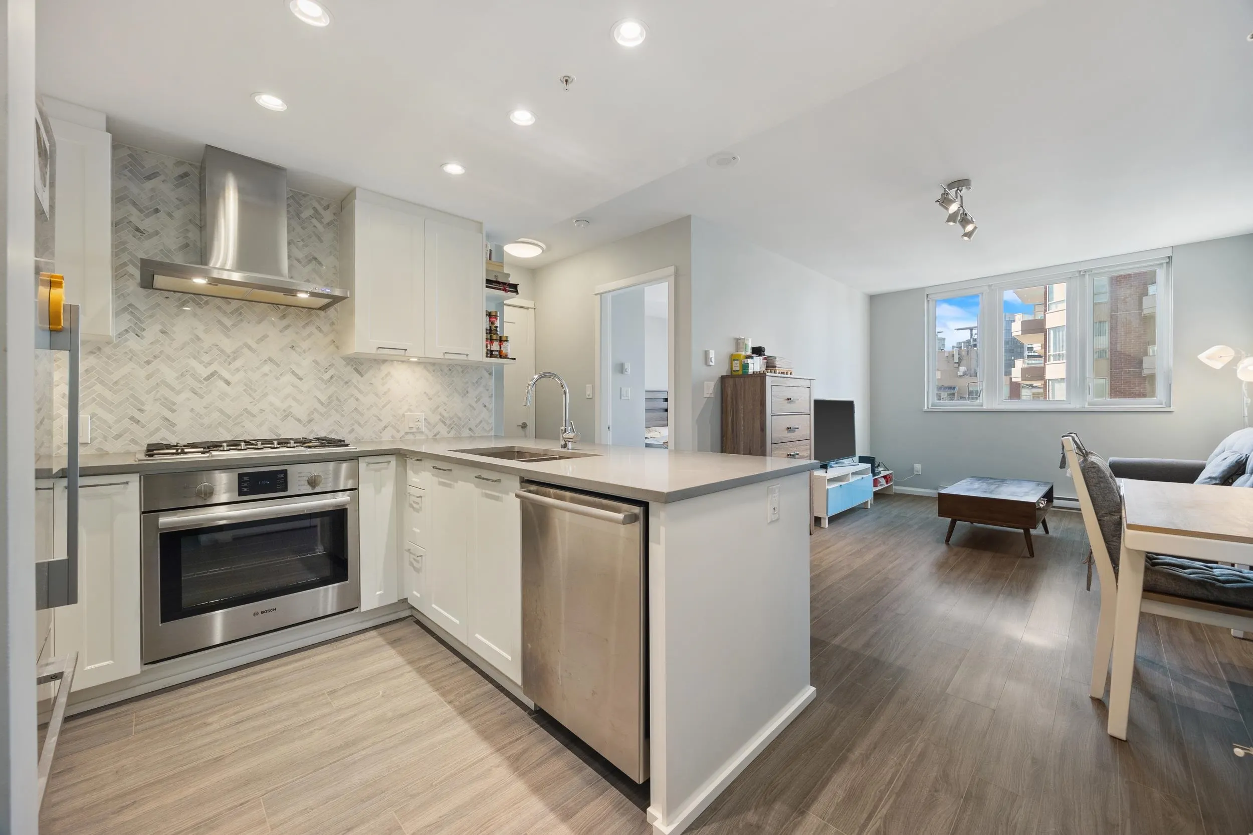 520 Como Lake Avenue #1401