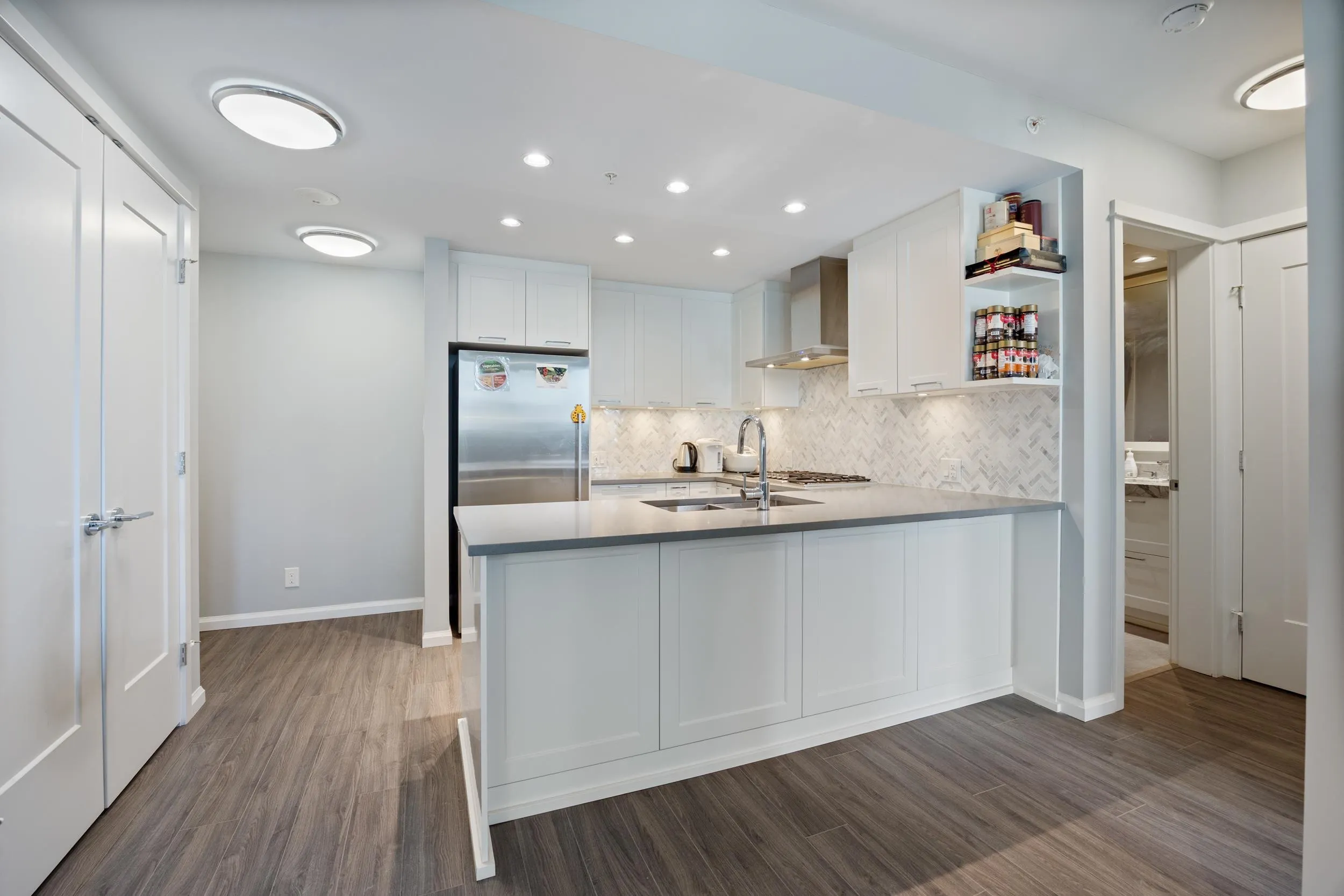 520 Como Lake Avenue #1401