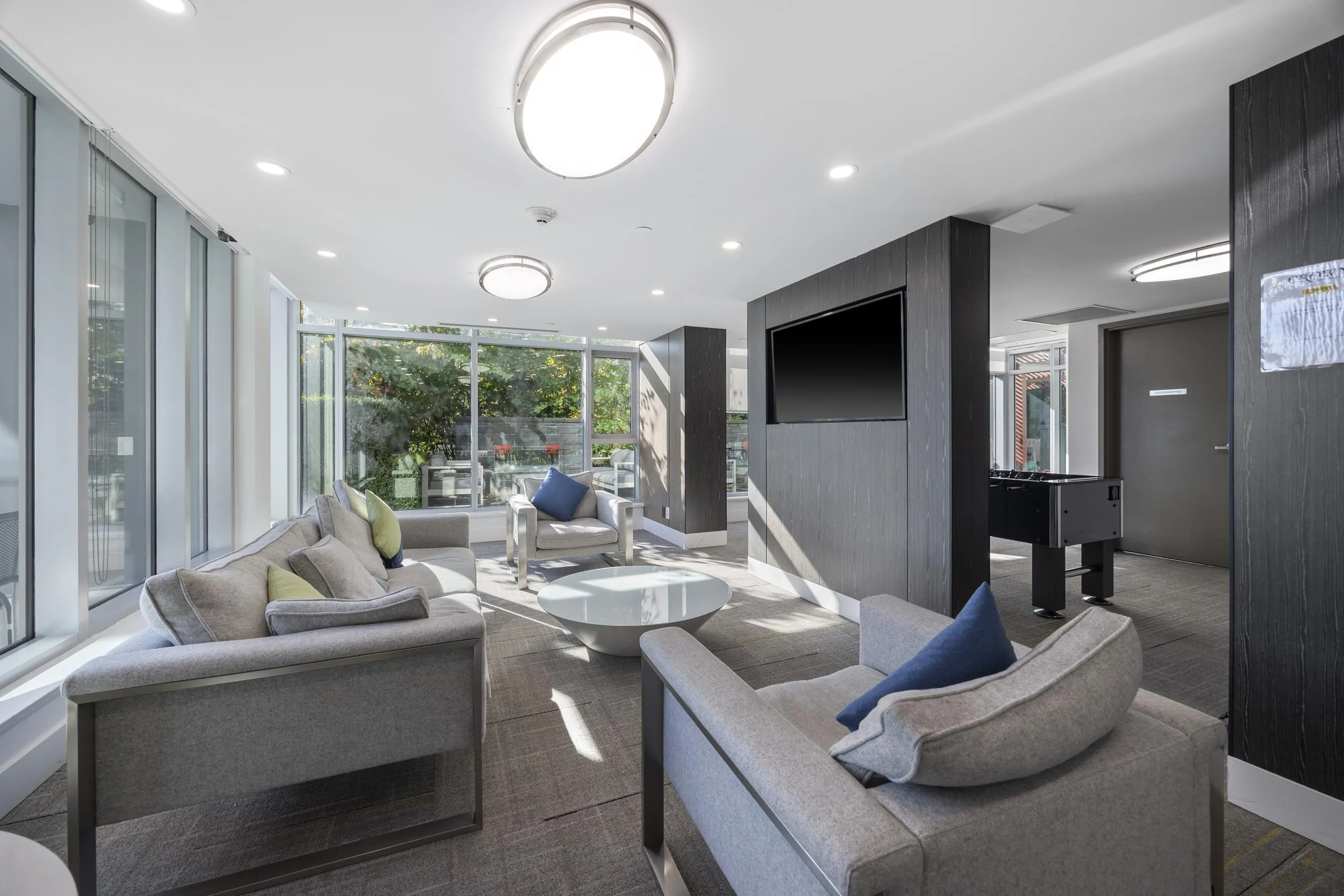520 Como Lake Avenue #1401