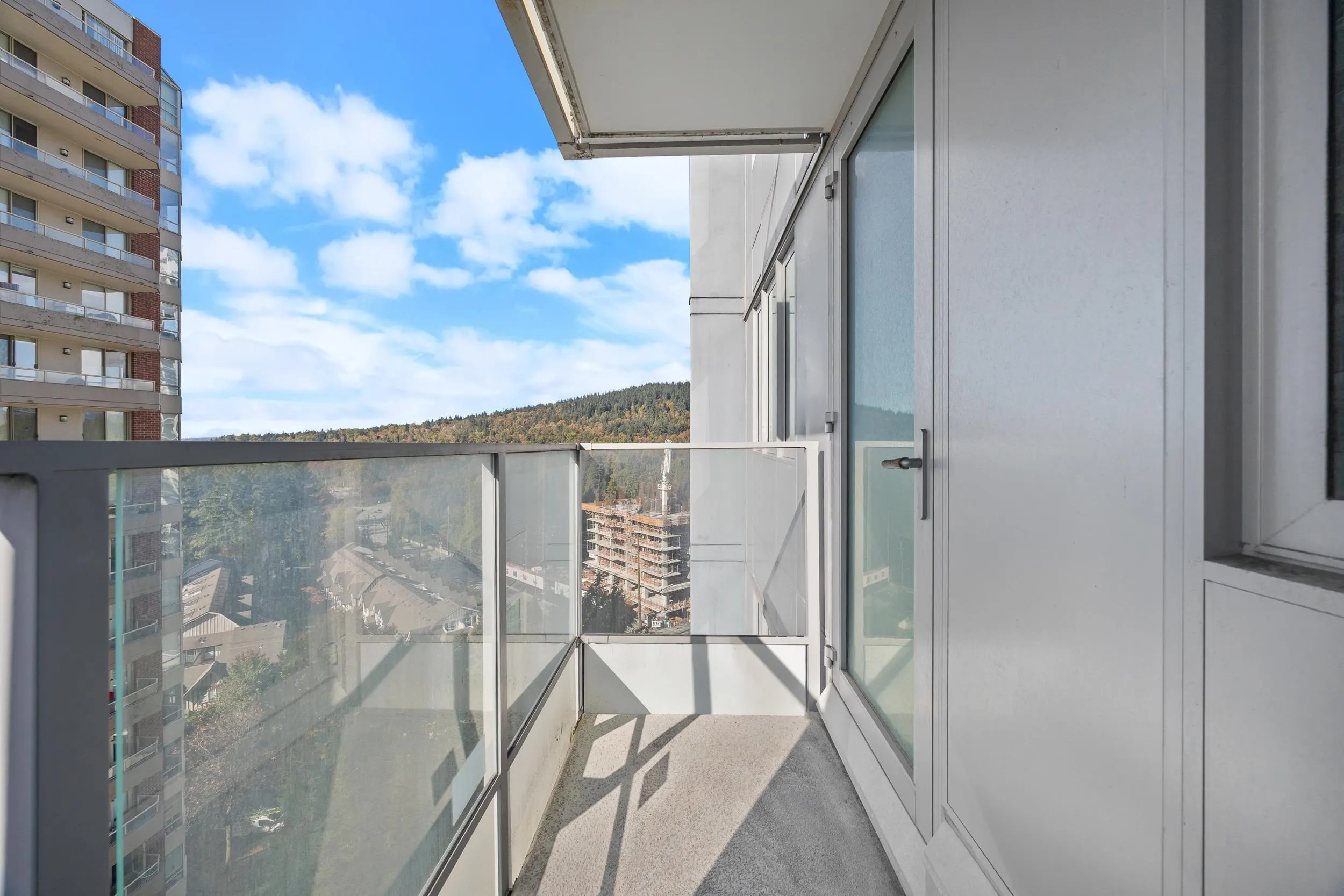 520 Como Lake Avenue #1401