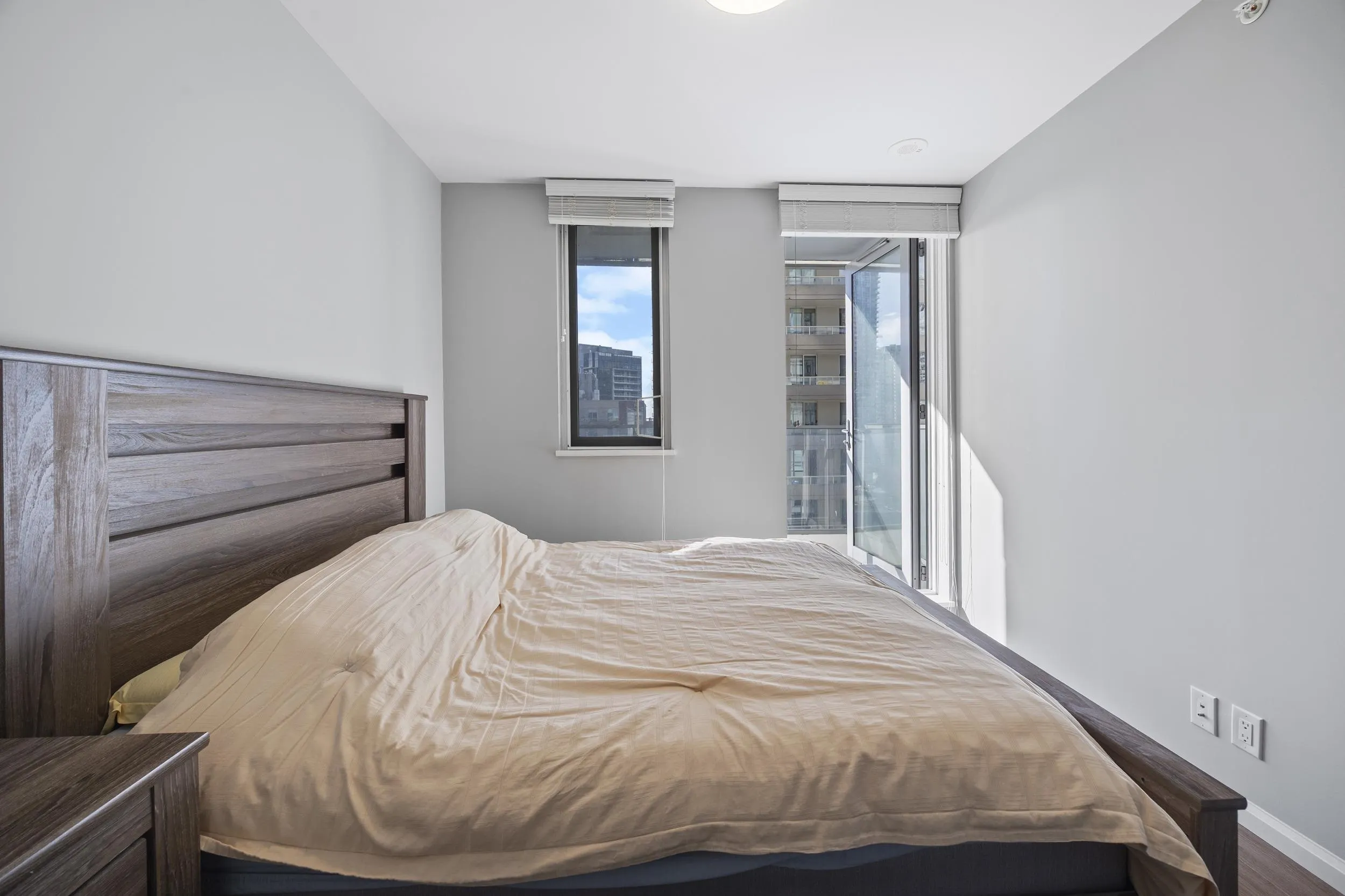 520 Como Lake Avenue #1401