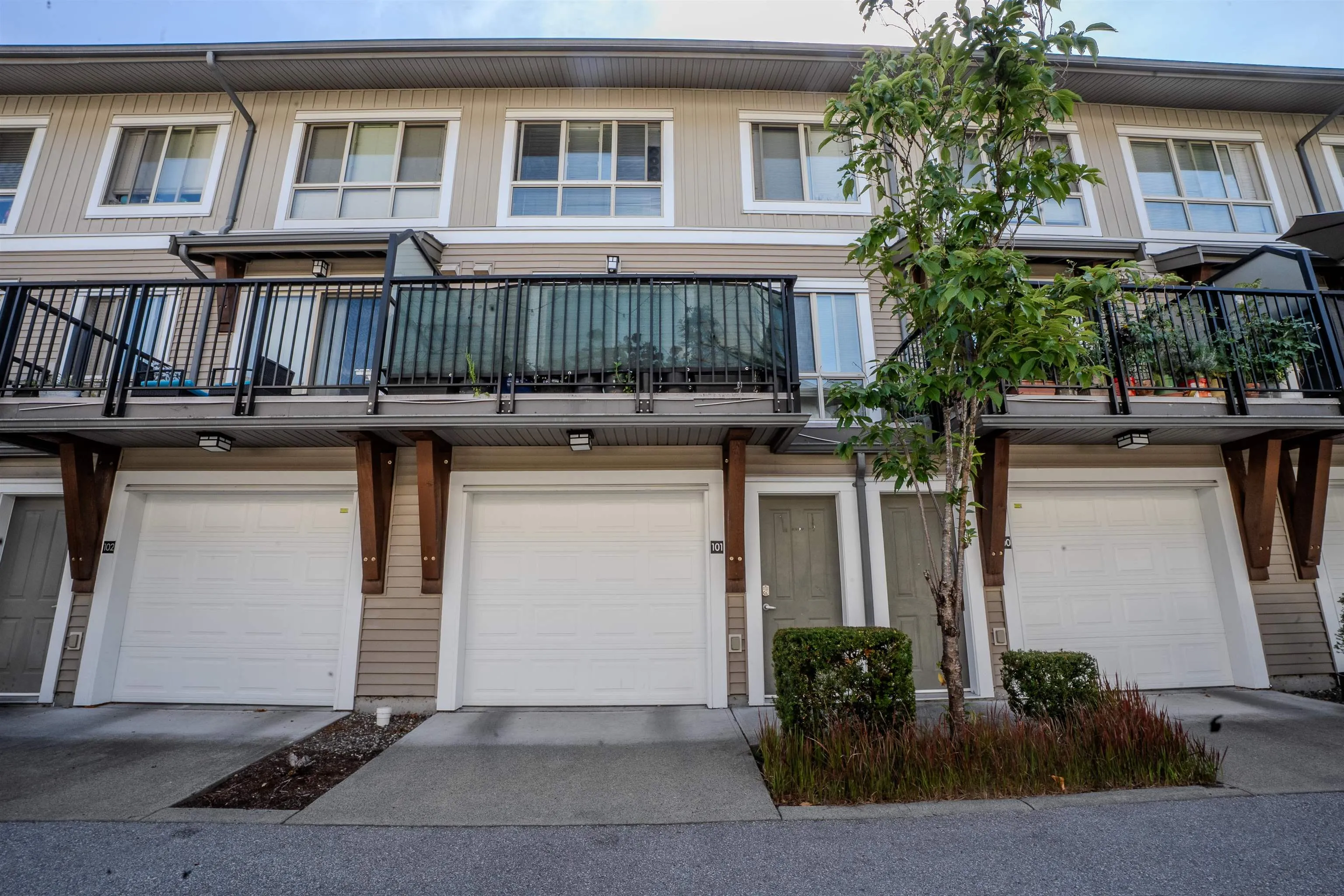 6671 121 Street #101