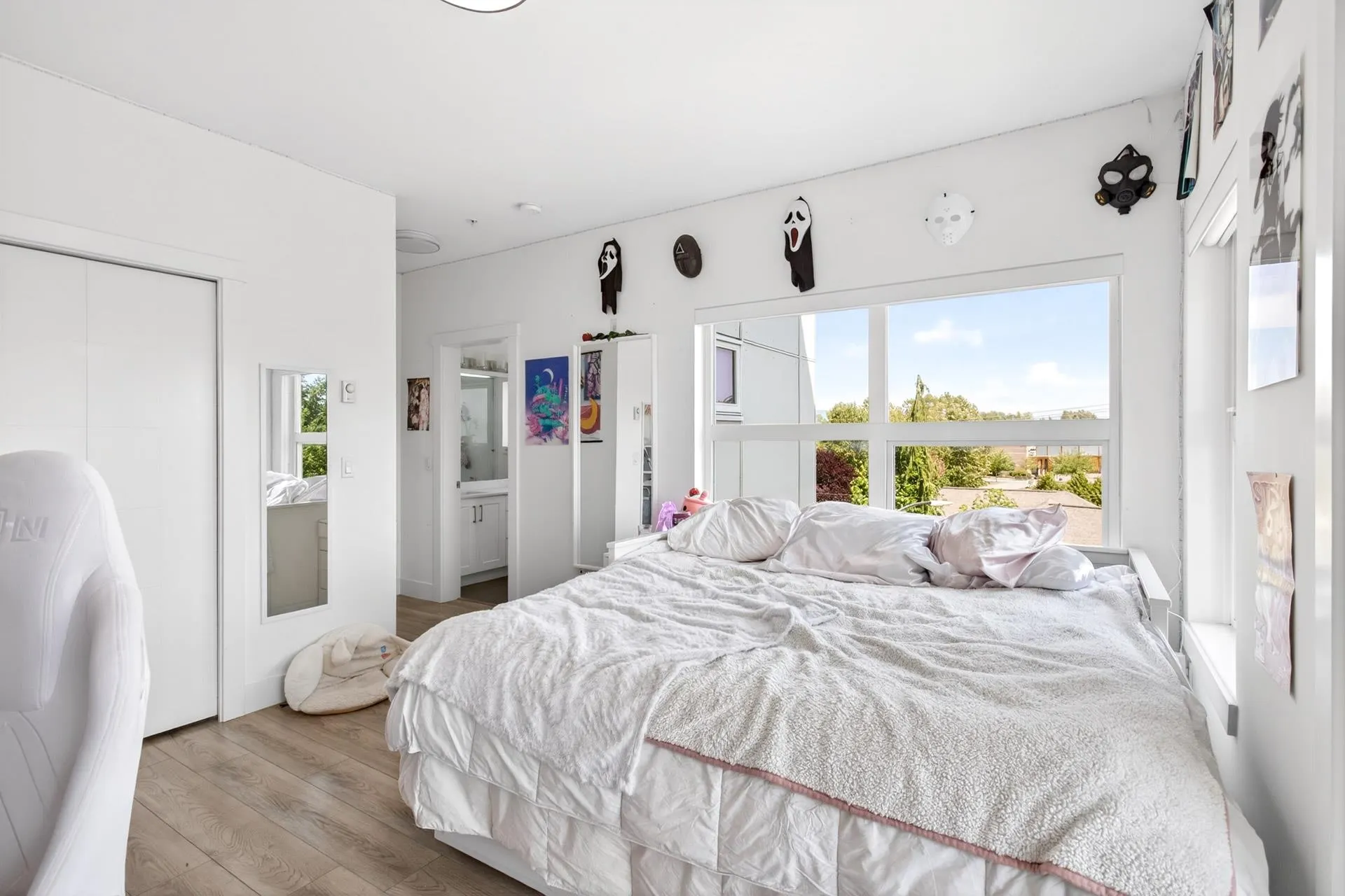 22577 Royal Crescent #403
