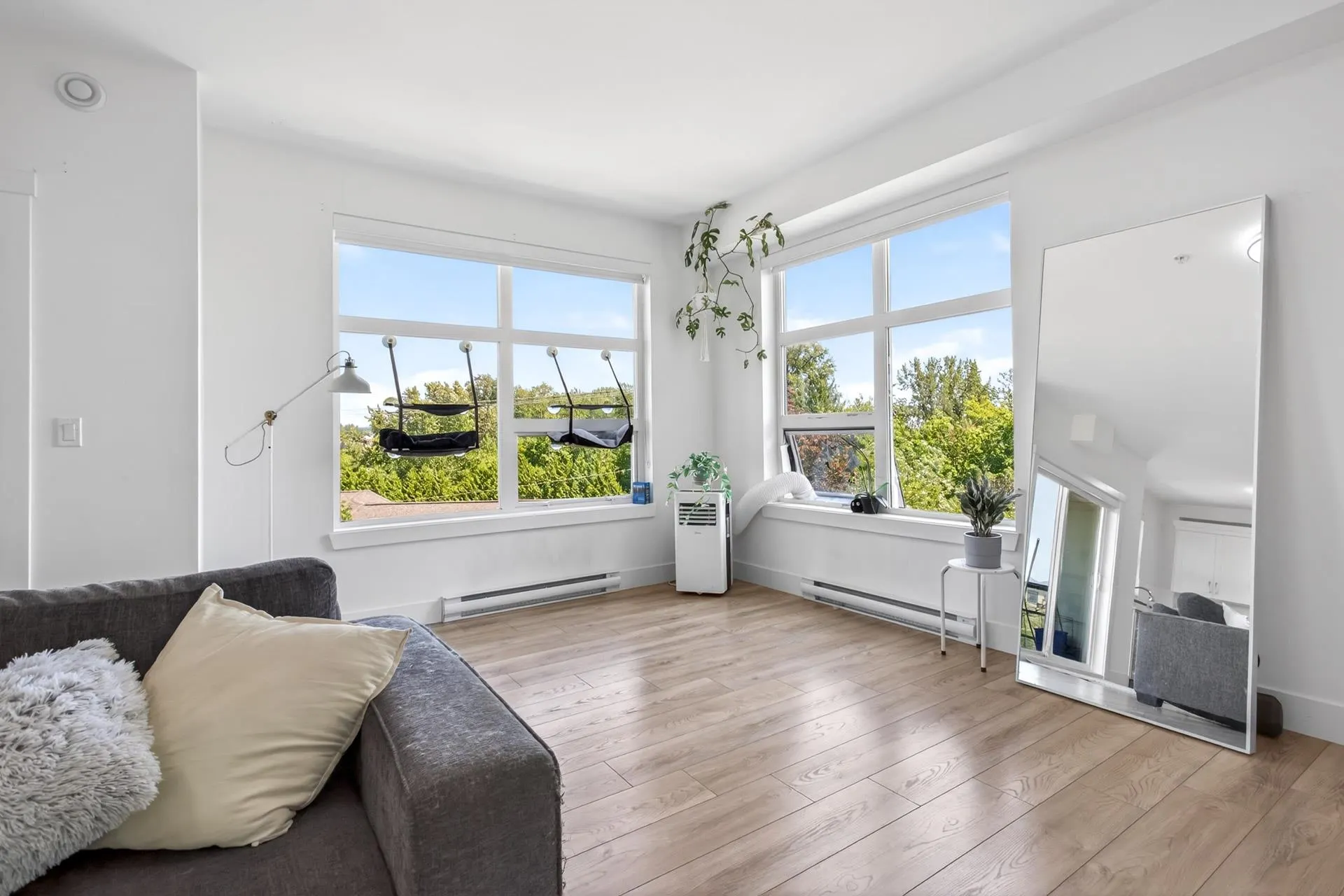 22577 Royal Crescent #403