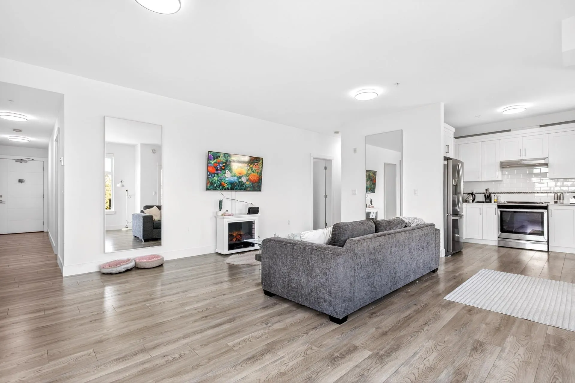 22577 Royal Crescent #403