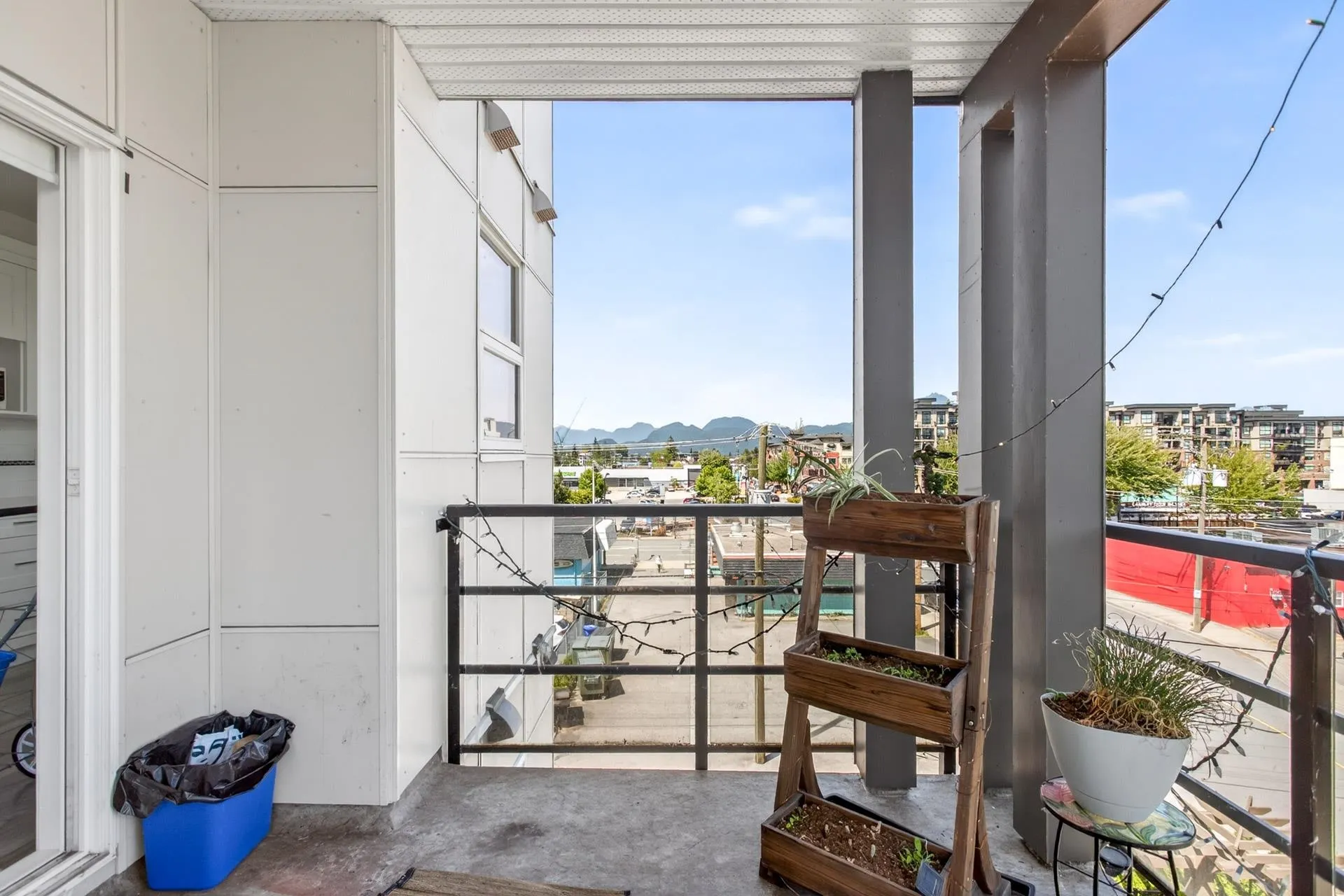 22577 Royal Crescent #403