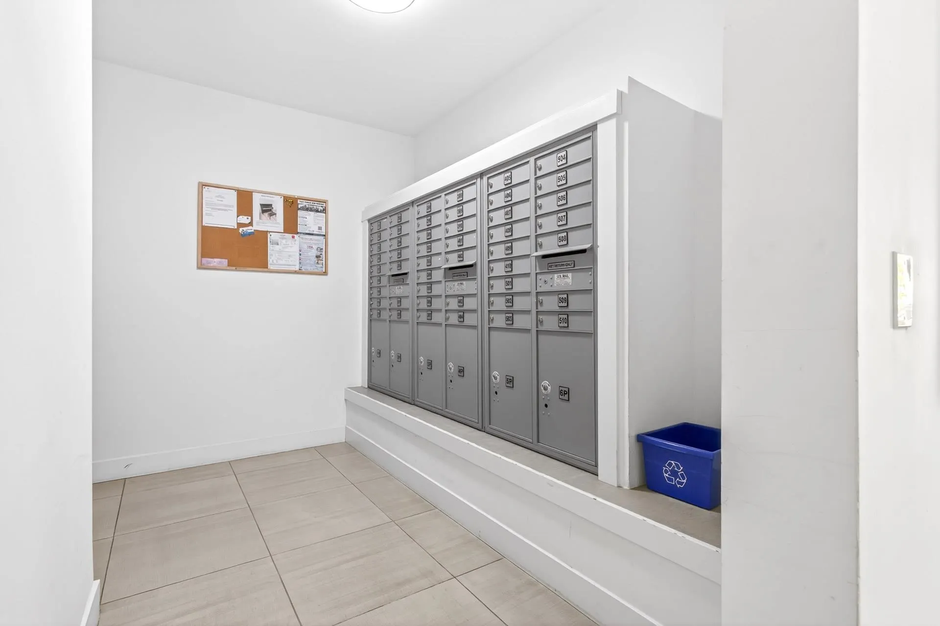 22577 Royal Crescent #403