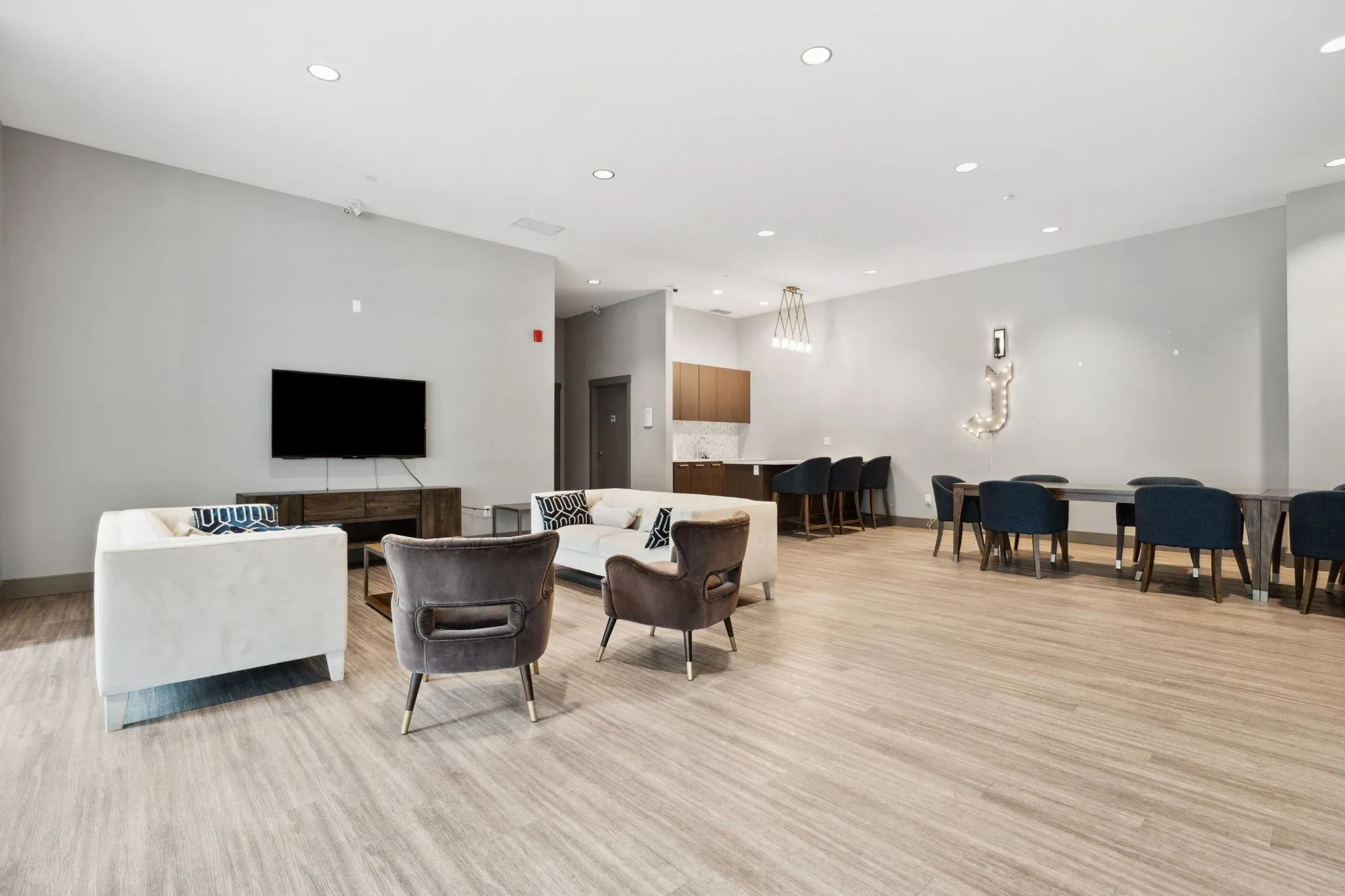 2525 Clarke Street #501