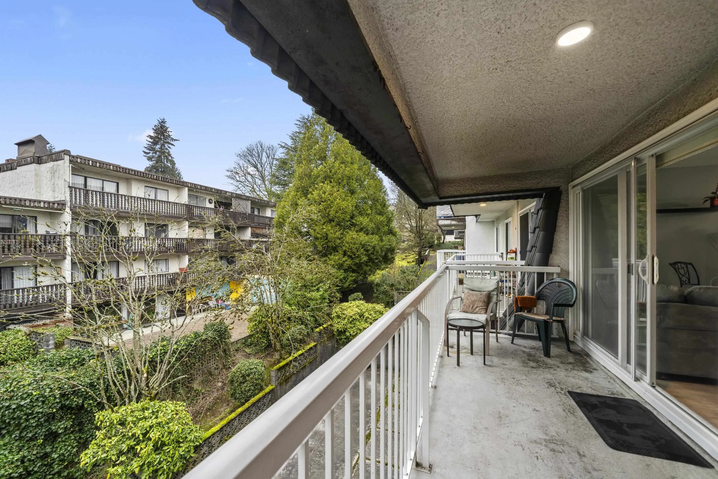 371 Ellesmere Avenue #302