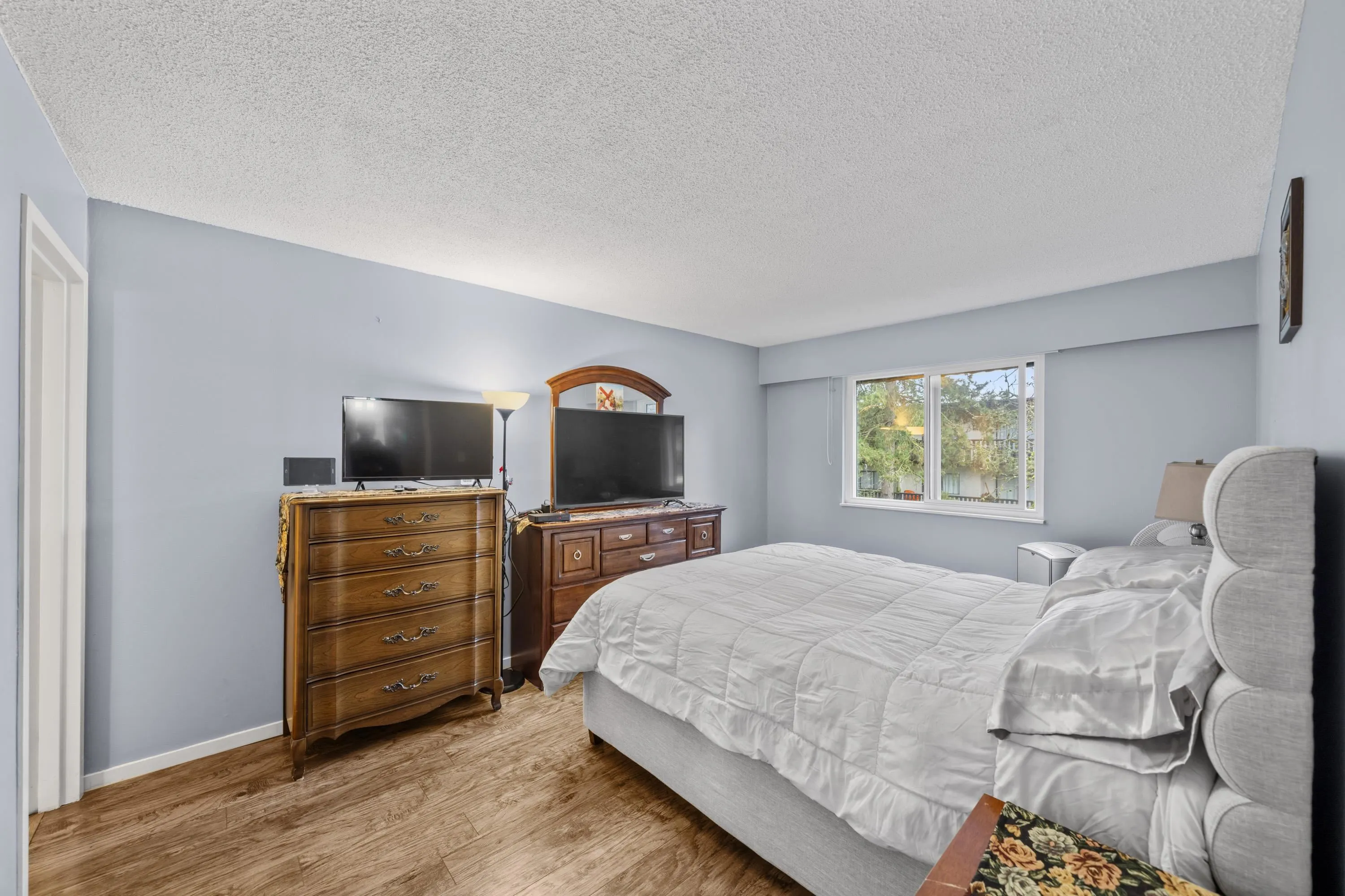 371 Ellesmere Avenue #302