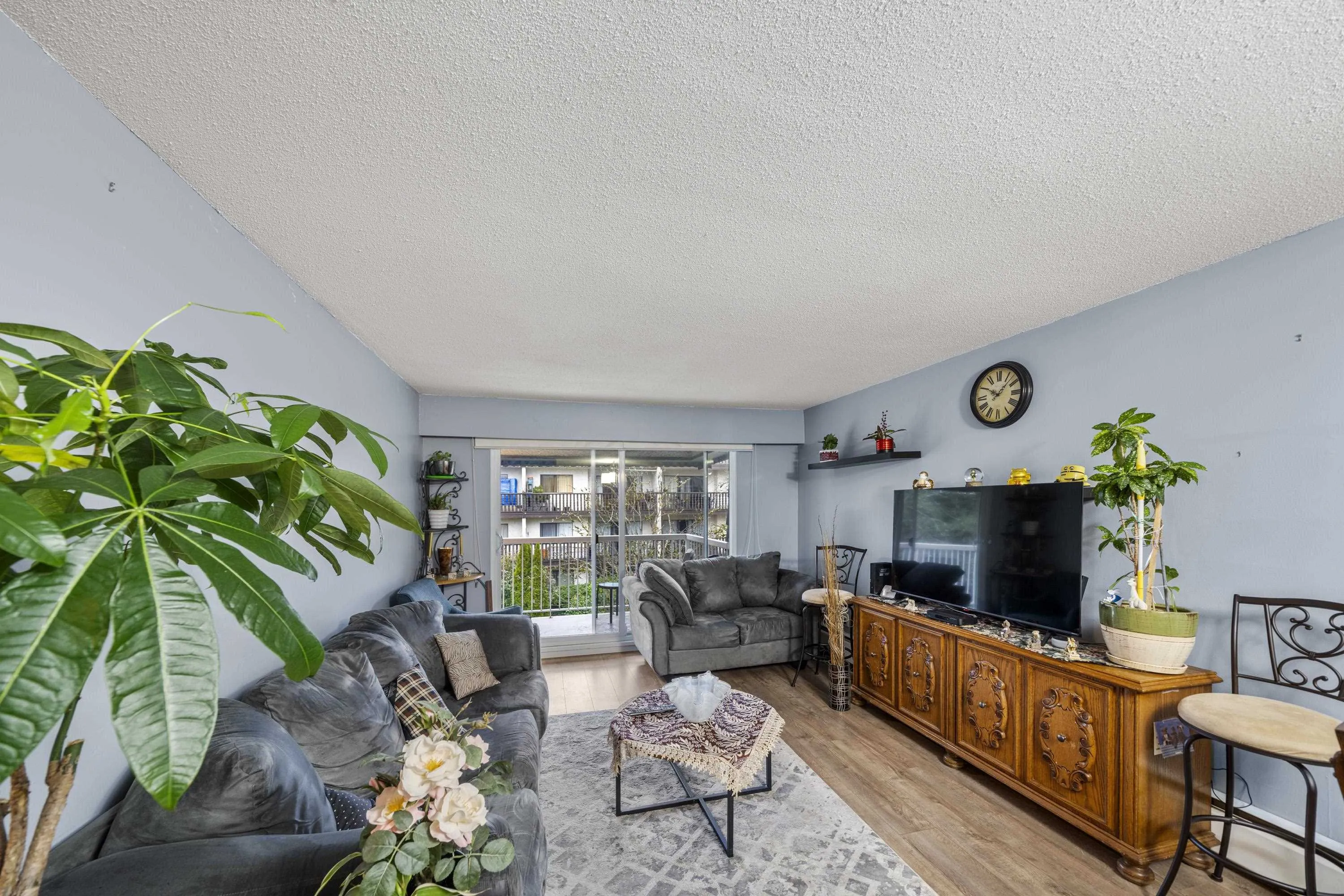 371 Ellesmere Avenue #302