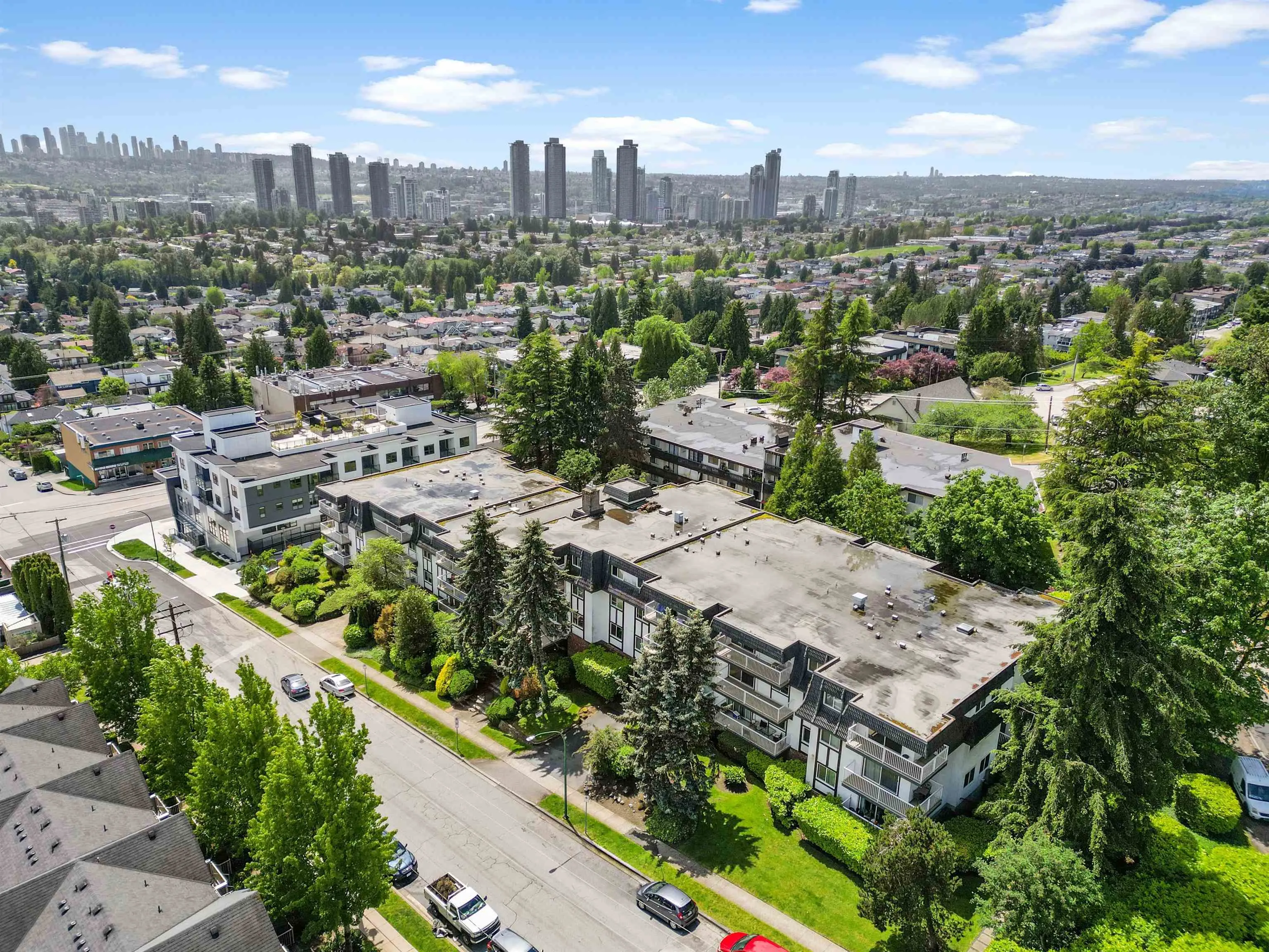 371 Ellesmere Avenue #302