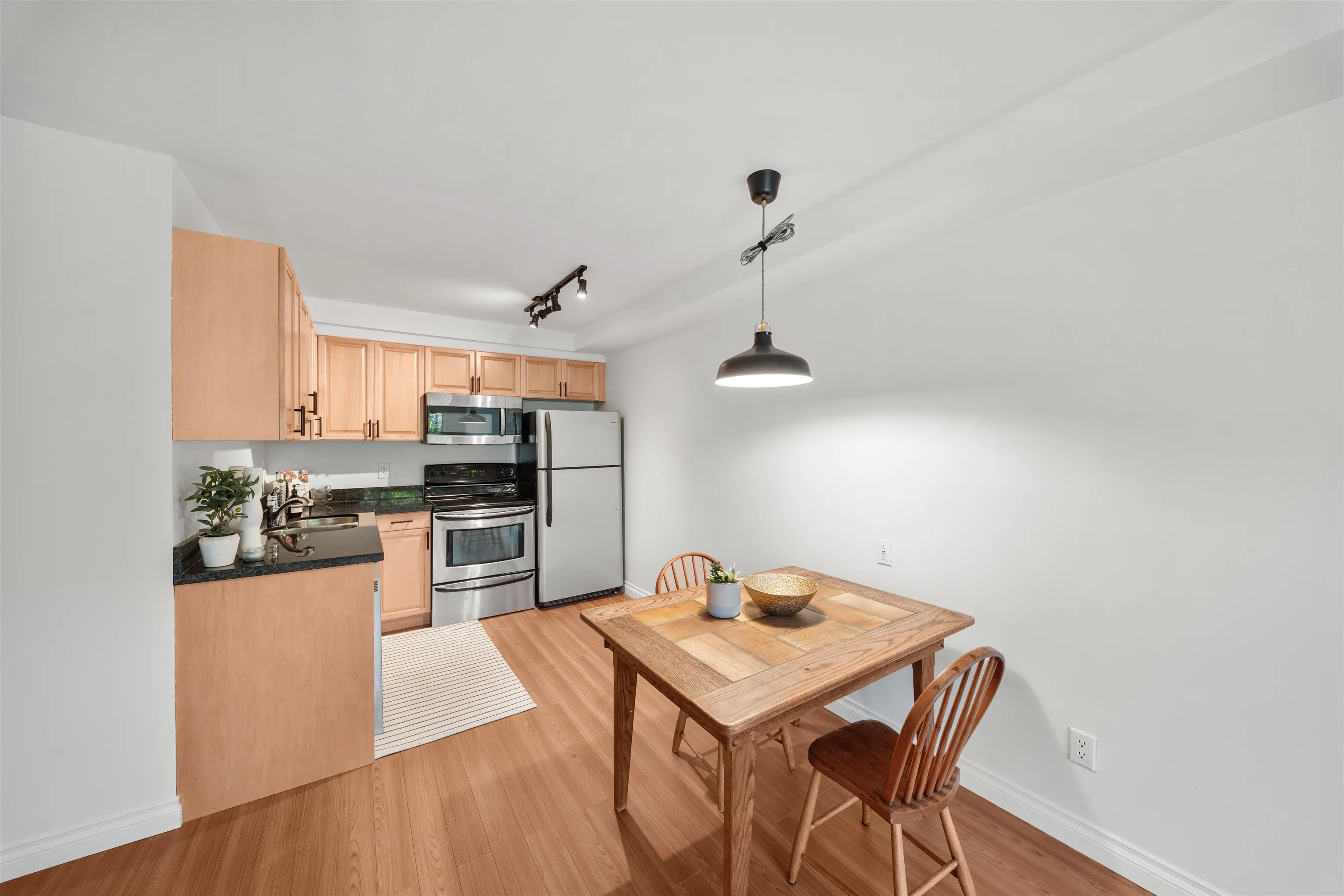 251 W 4th Street #108