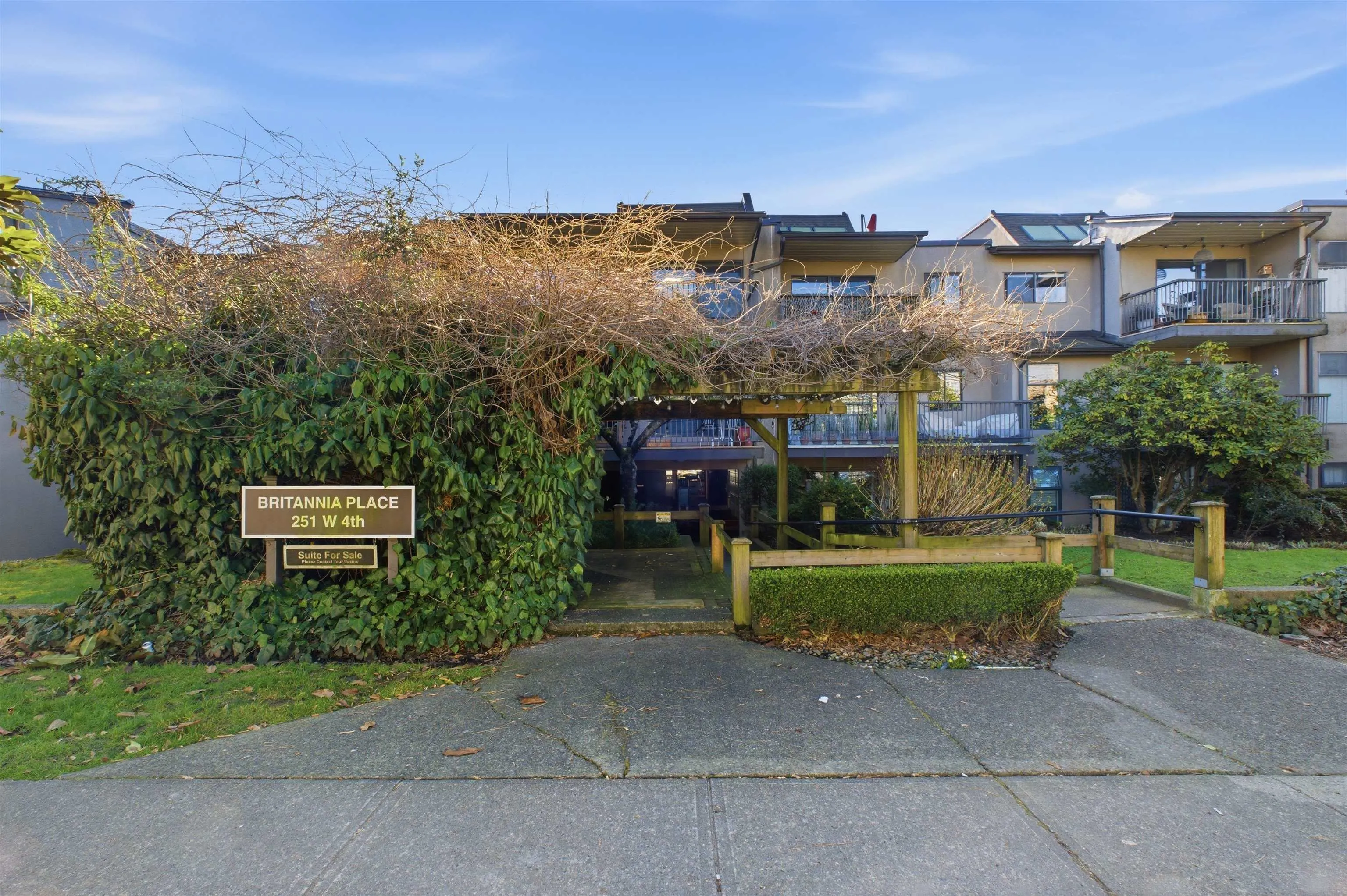 251 W 4th Street #108