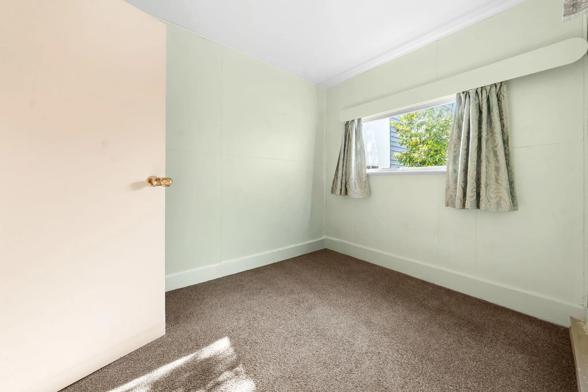 652 W 14th Street
